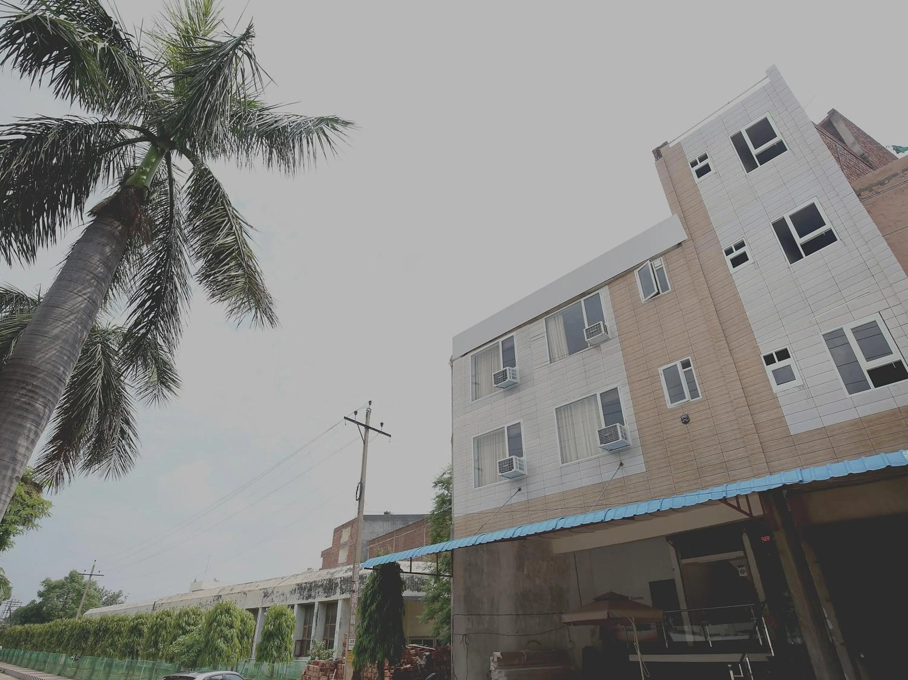 Facade/entrance in Collection O Gold Star