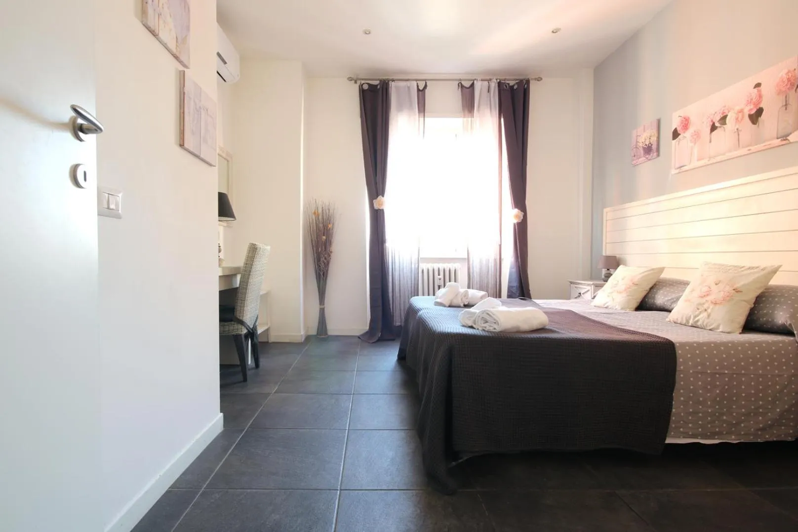 Photo of the whole room, Bed in Le Cupole