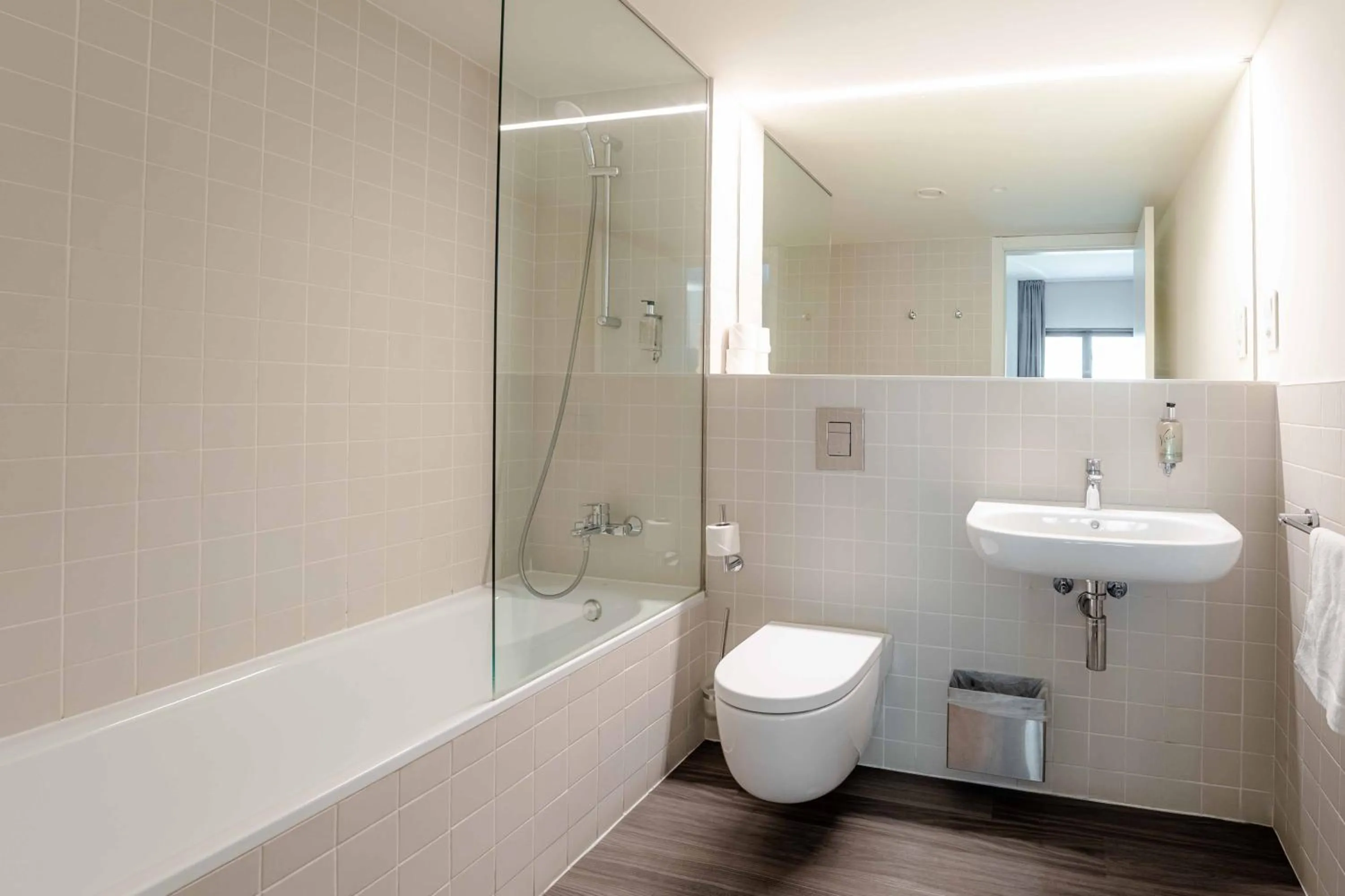 Shower in easyHotel Barcelona Fira