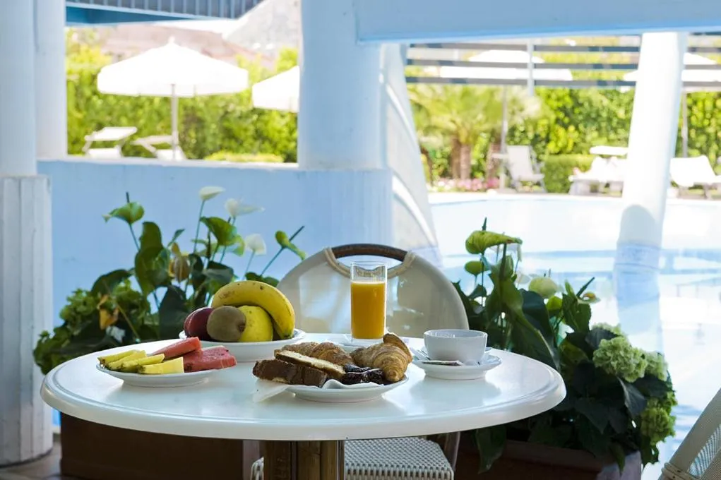 Breakfast in Hotel Poseidon