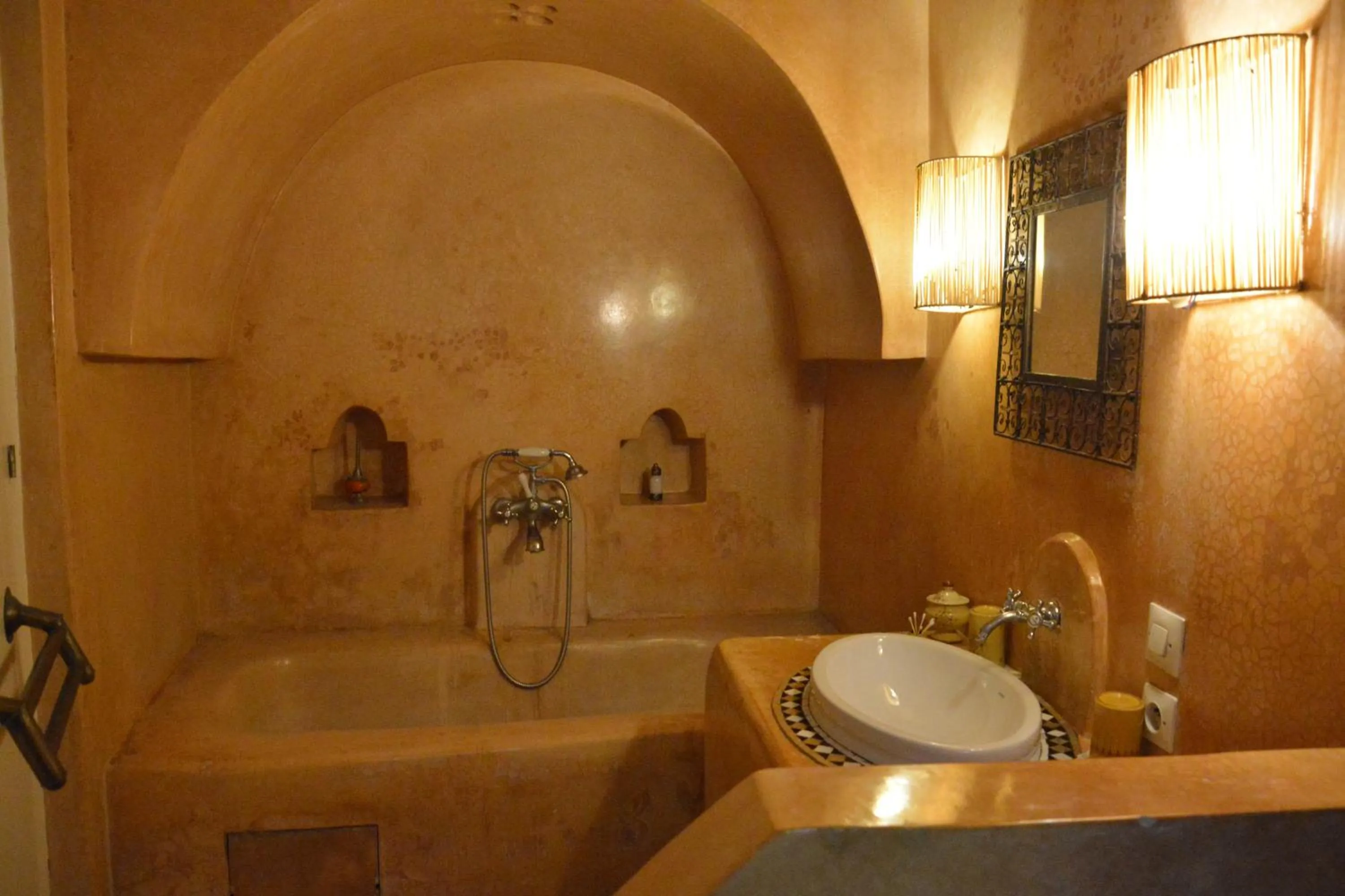 Bath in Dar Loulema