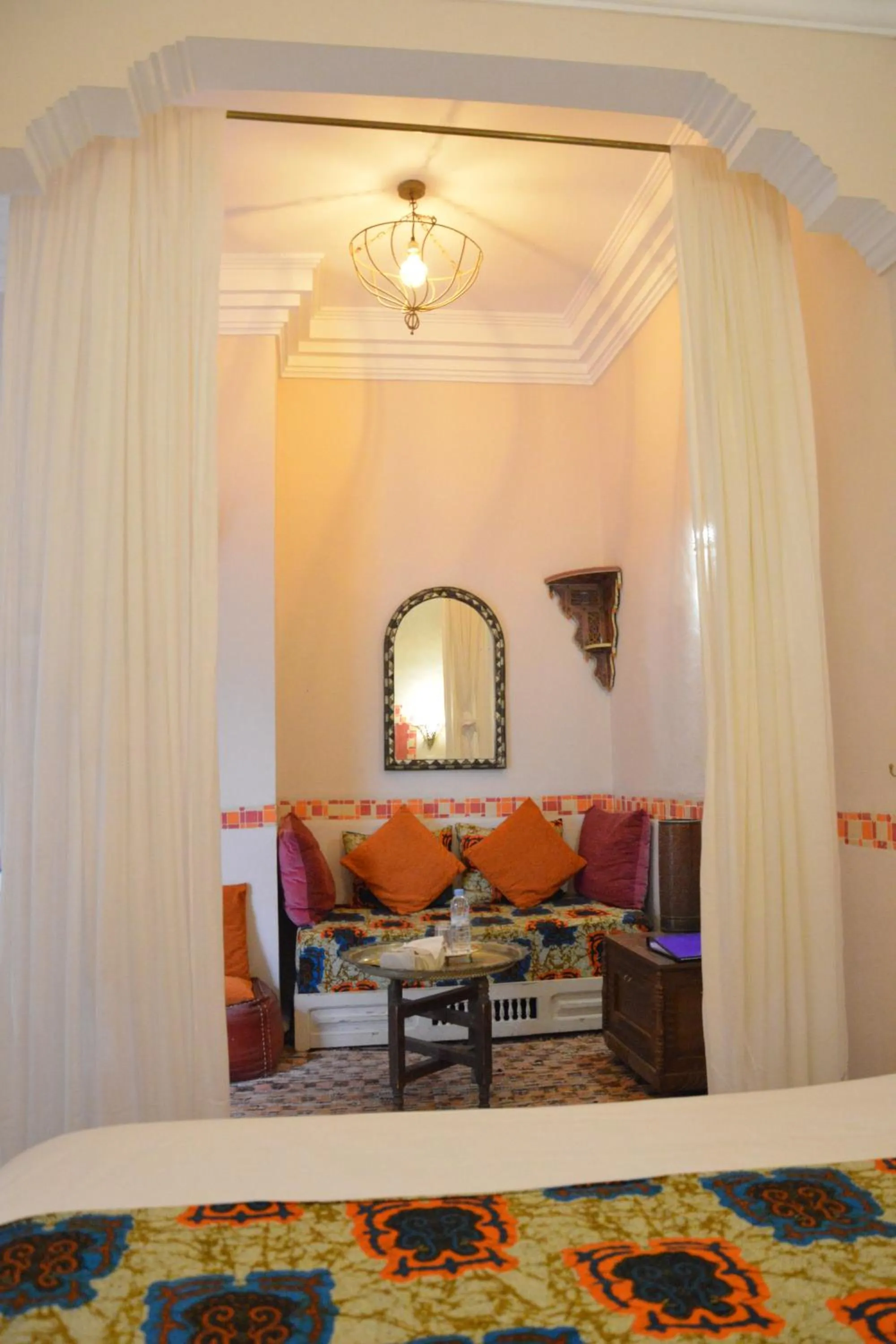 Seating area, Bed in Dar Loulema