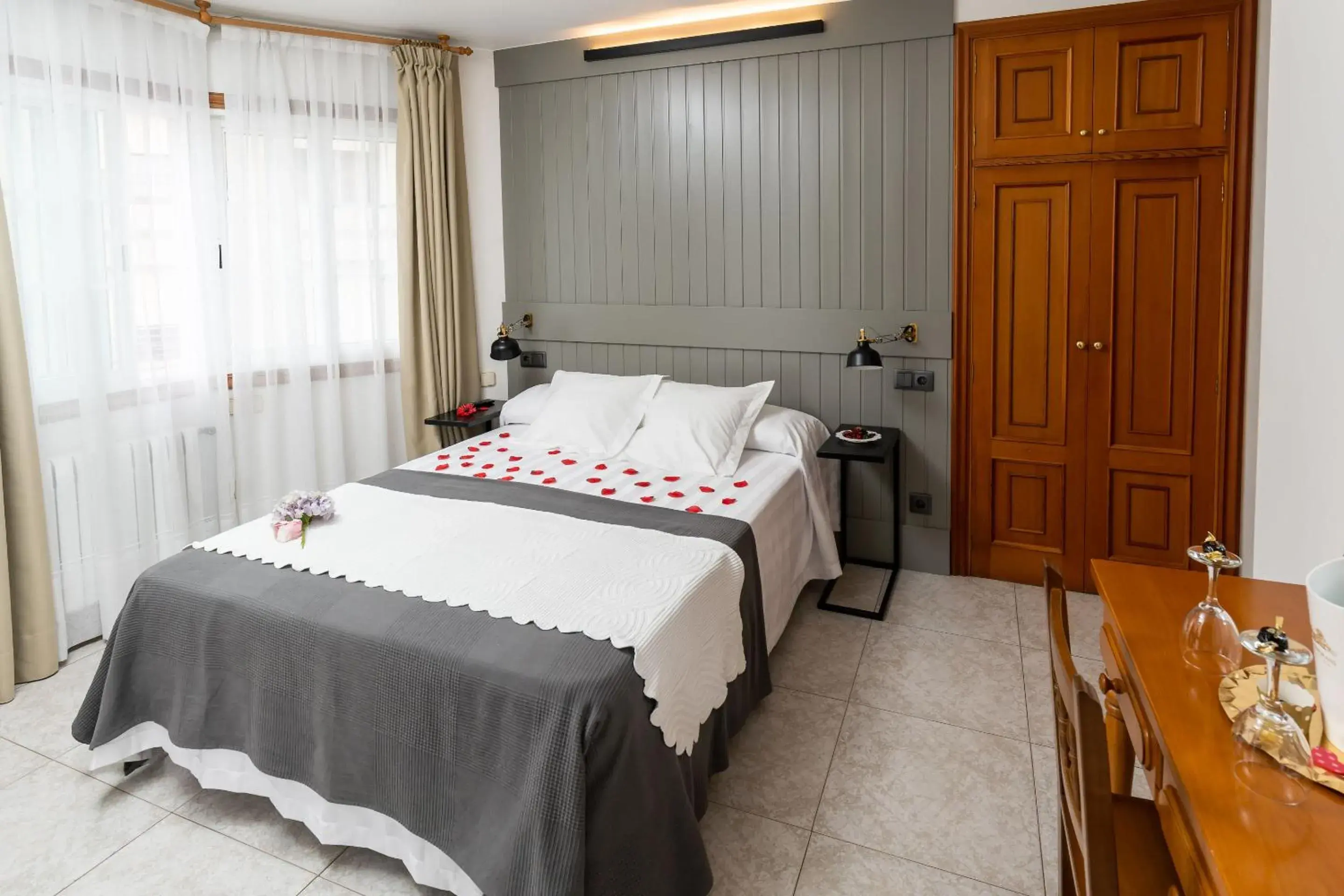 Bedroom, Bed in Hotel Panadeiramar Bedroom, Bed in Hotel Panadeiramar