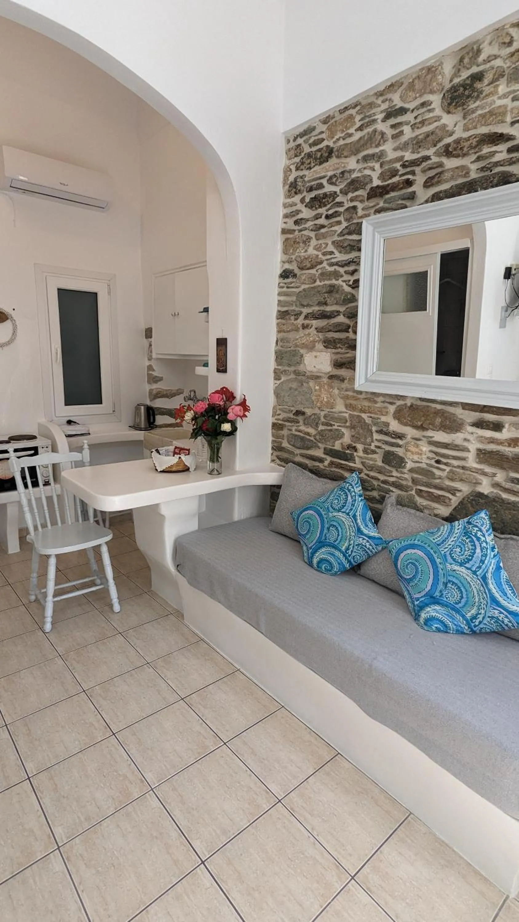 Anoi Rooms