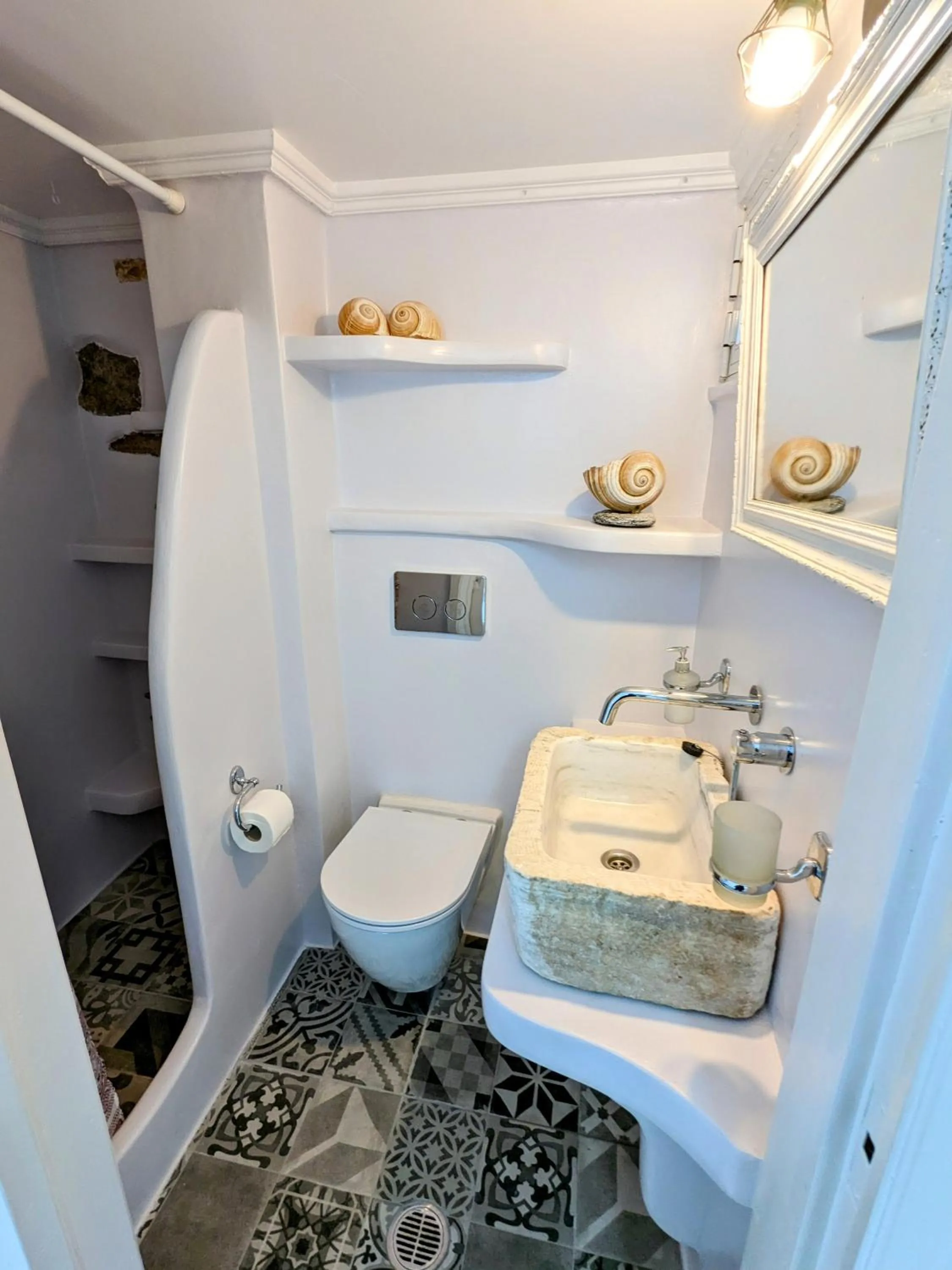 Anoi Rooms
