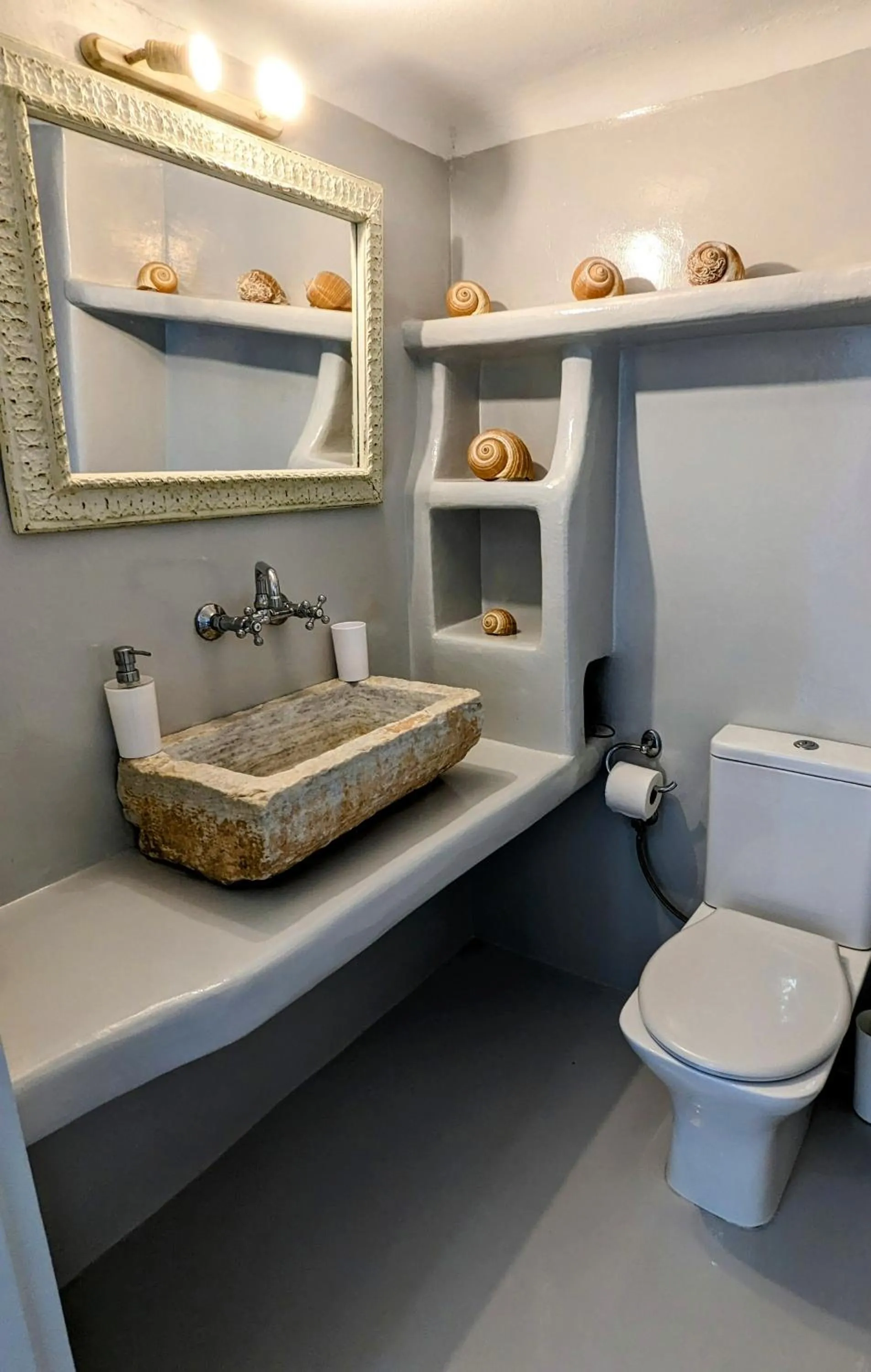 Anoi Rooms