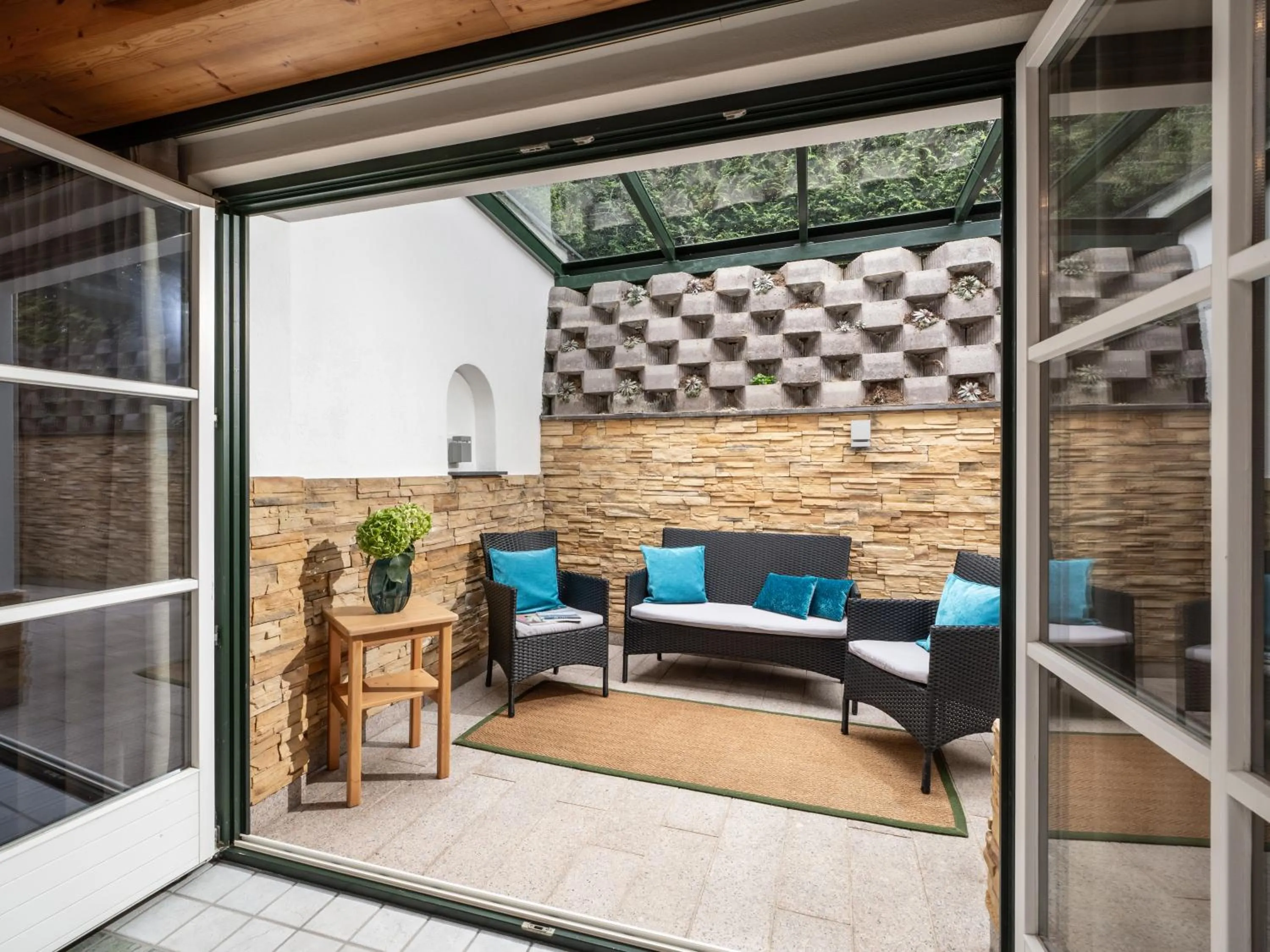 Patio in Alpen Glück Hotel Villa Lisa garni