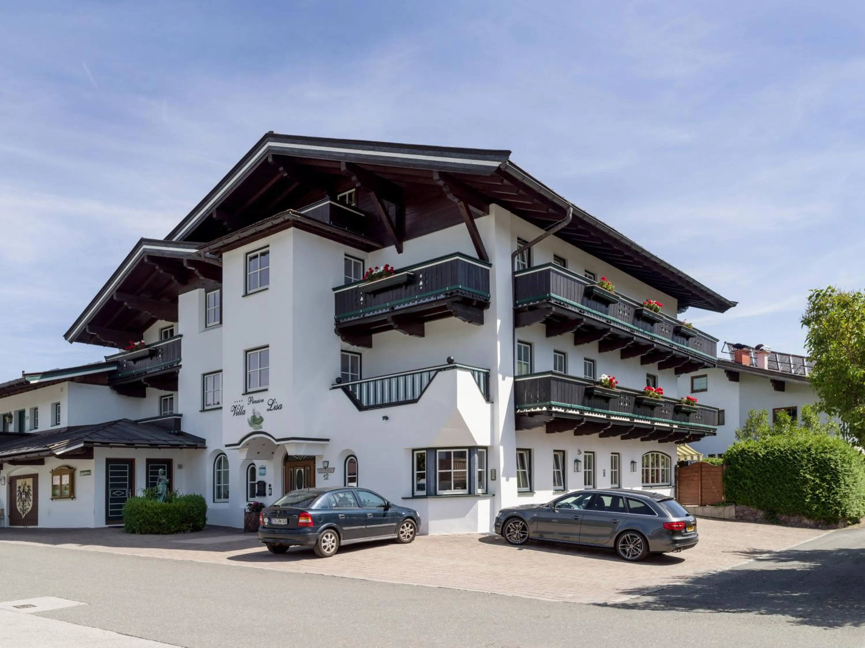 Property building in Alpen Glück Hotel Villa Lisa garni