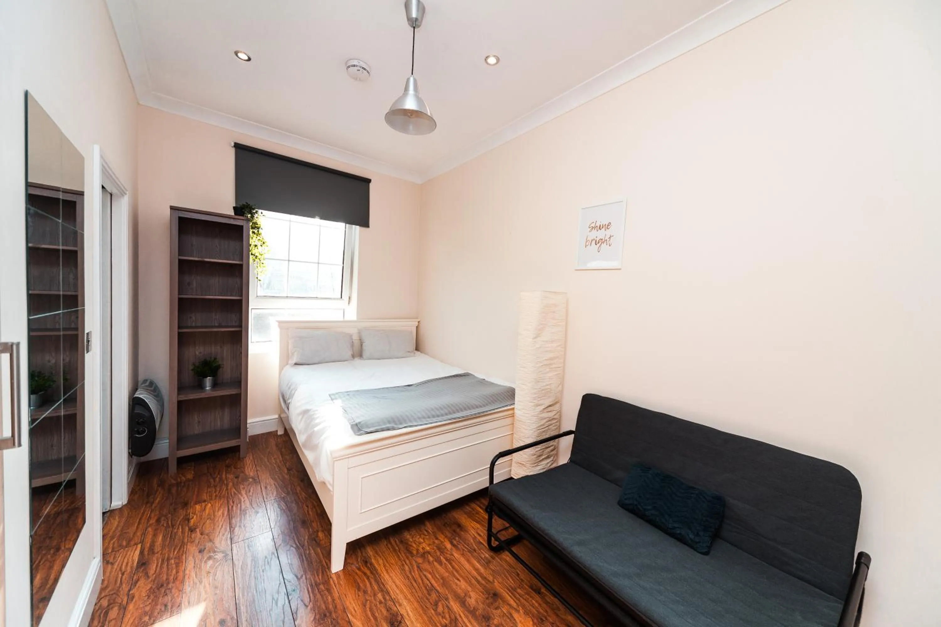 Bed in Private en-suite Room @ Liverpool street, Brick Ln