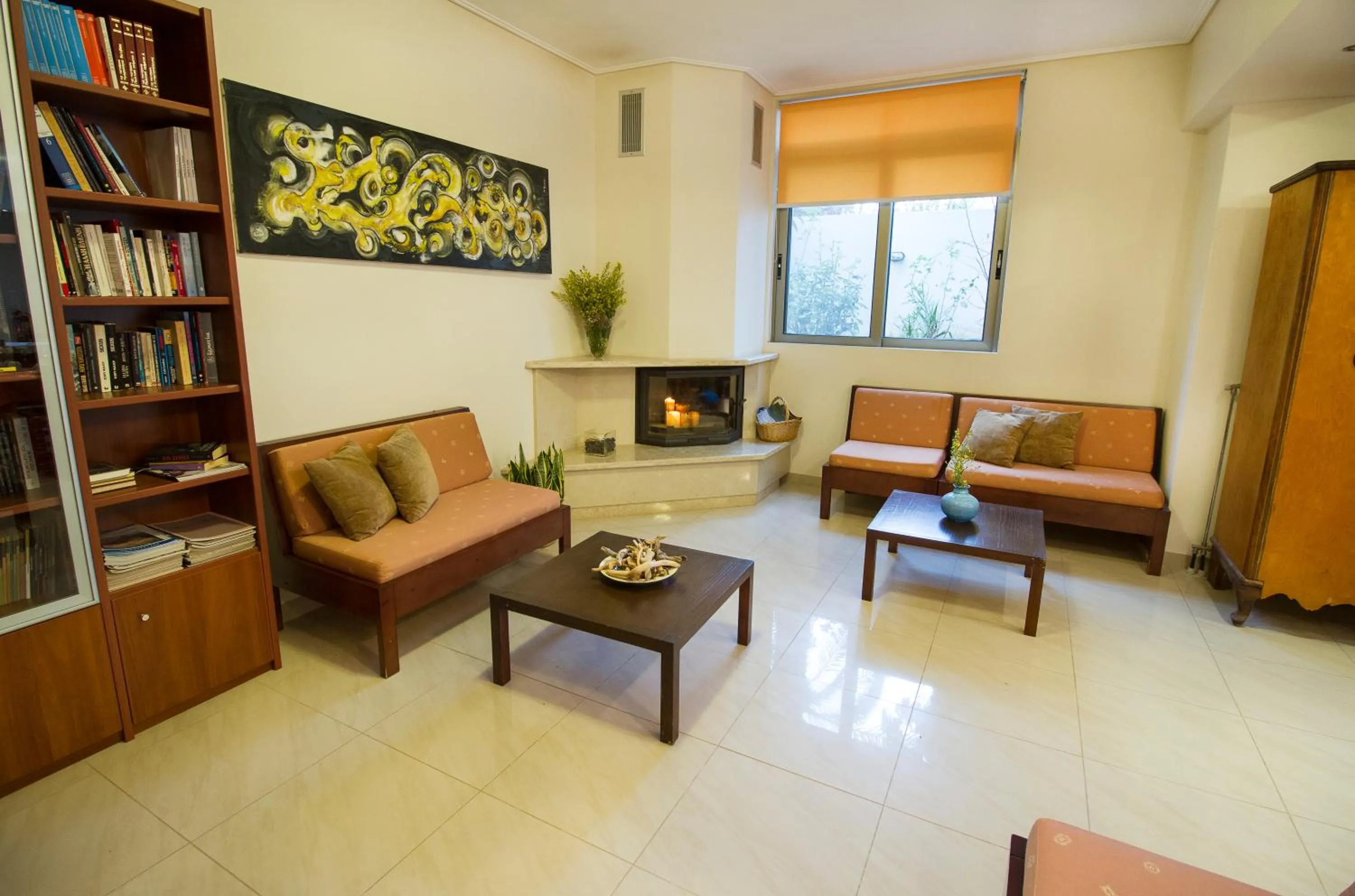 Library in Lycasti Maisonettes