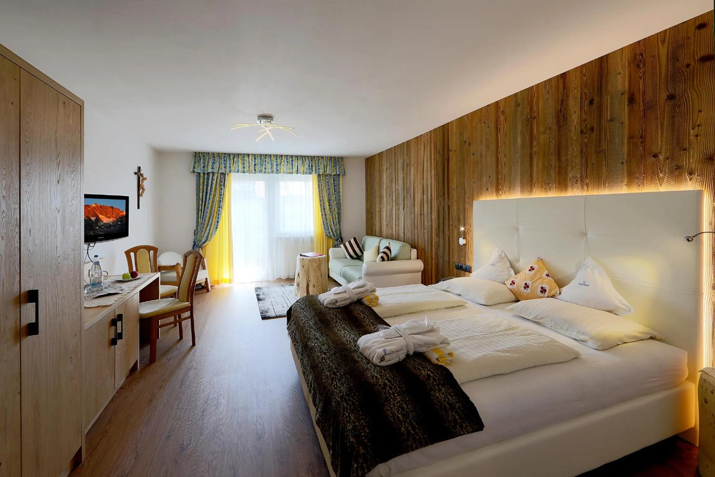 Photo of the whole room, Bed in Hotel Kristall