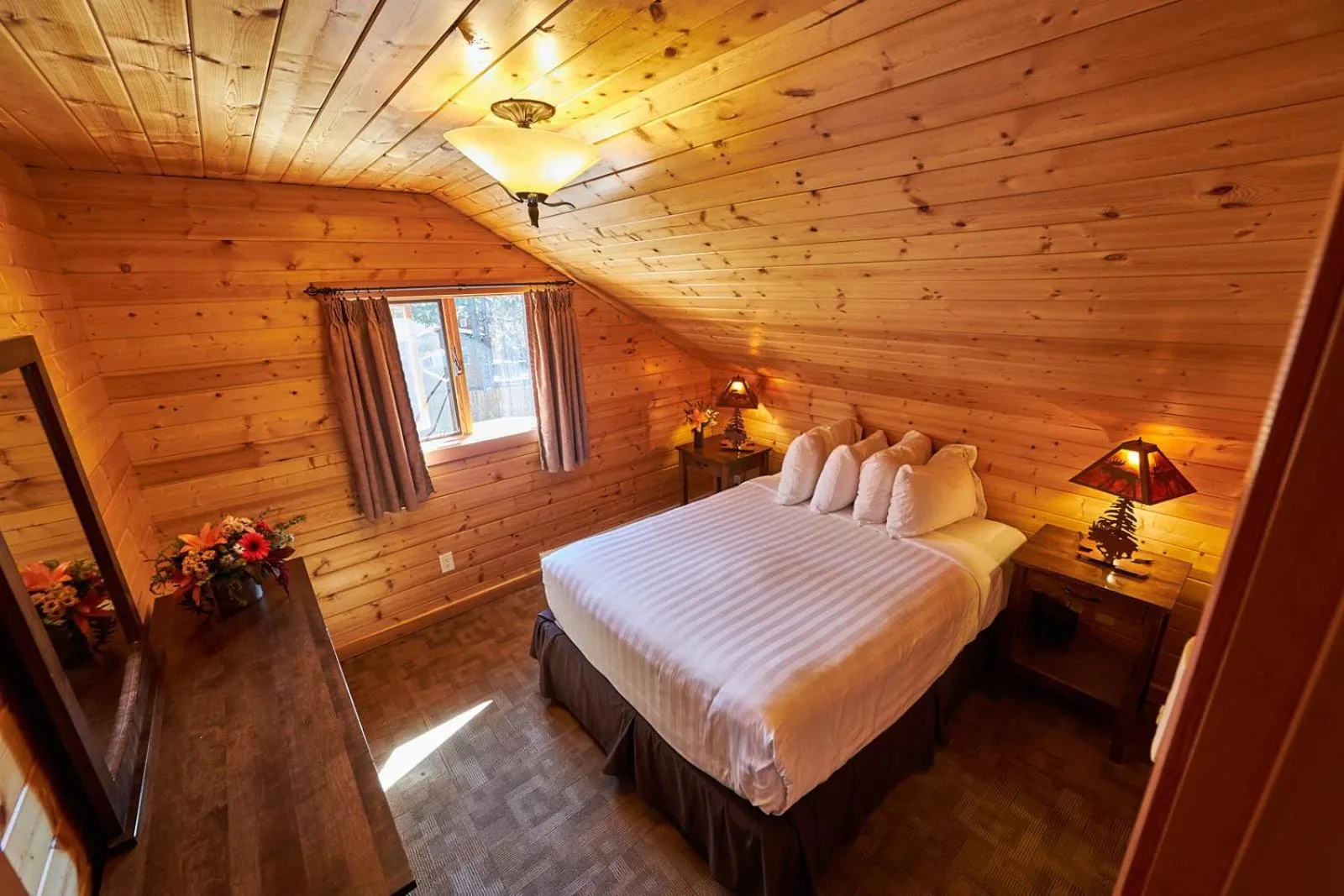 Bed in Castle Mountain Chalets