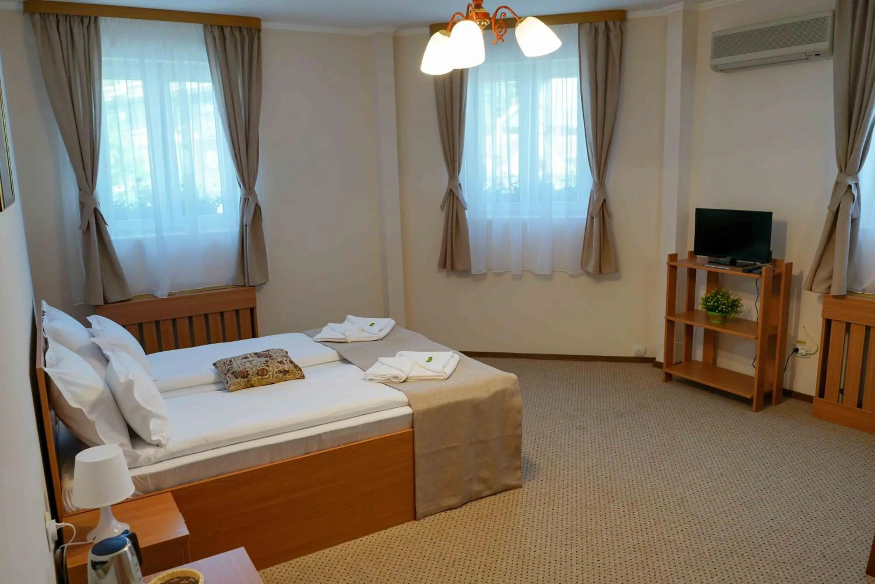 Bed in Bucharest Downtown Inn