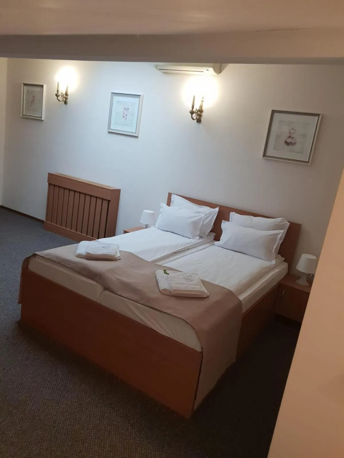 Bed in Bucharest Downtown Inn