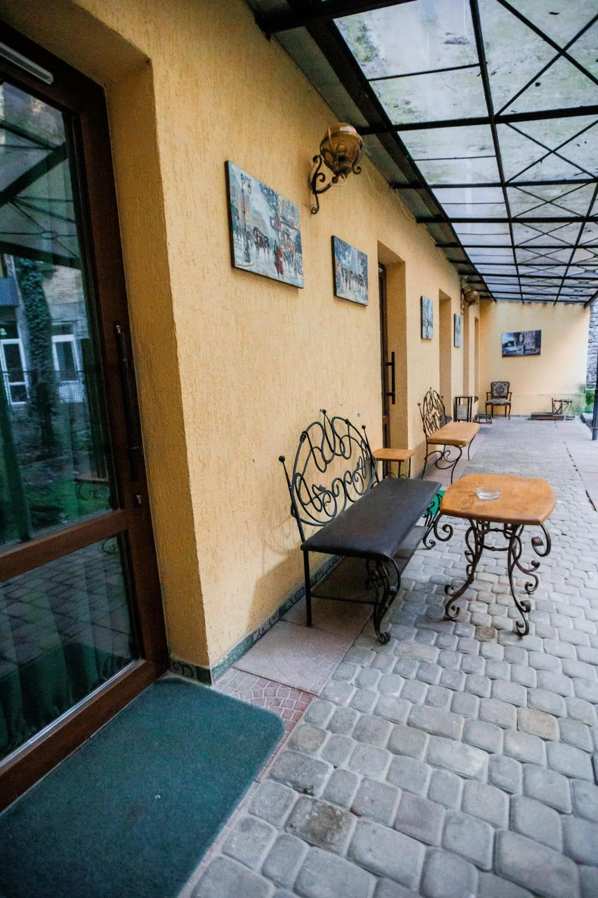 Patio in Staryi Krakiv