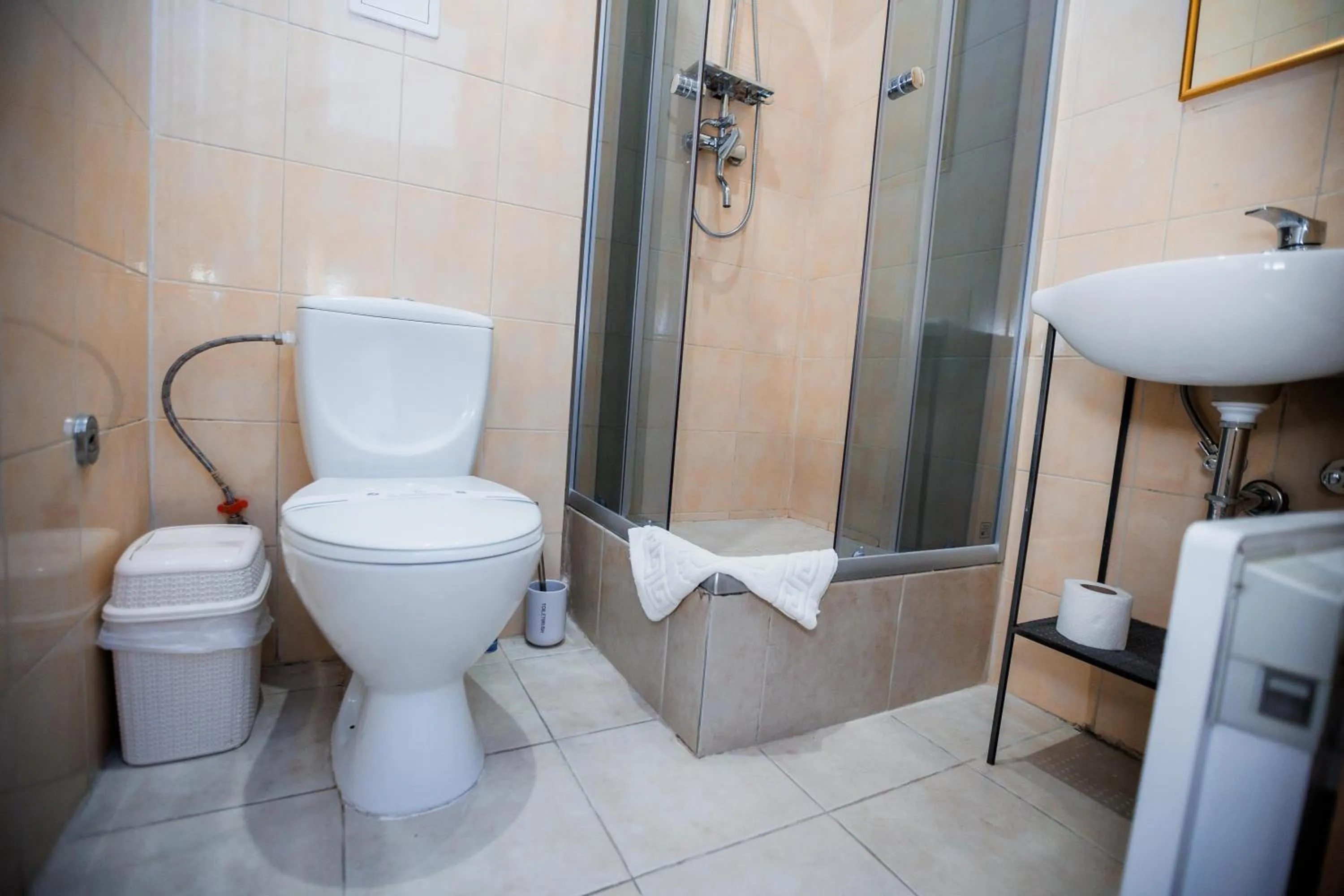 Shower in Staryi Krakiv