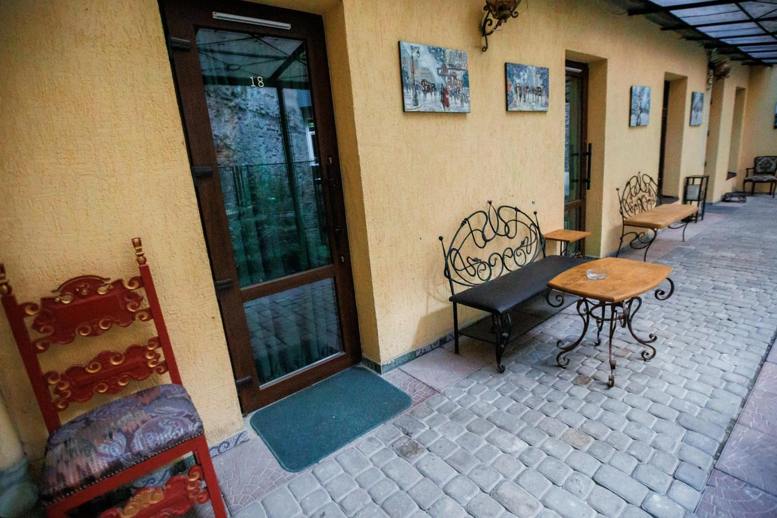 Patio in Staryi Krakiv