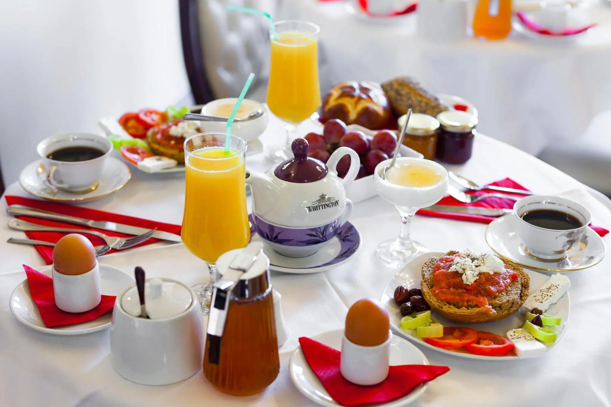 Food and drinks in Casa Leone Hotel