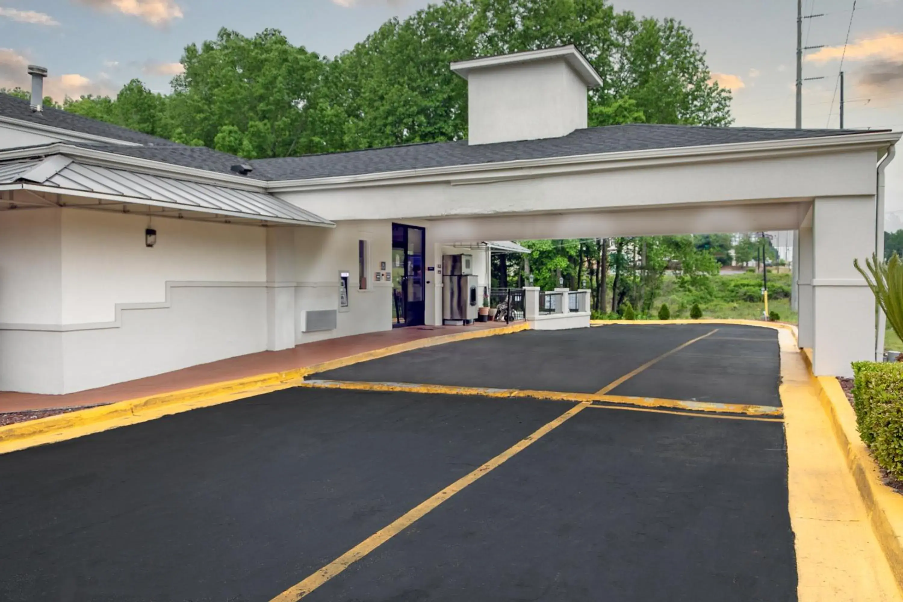 Property building in Days Inn by Wyndham Augusta Fort Eisenhower Property building in Days Inn by Wyndham Augusta Fort Eisenhower