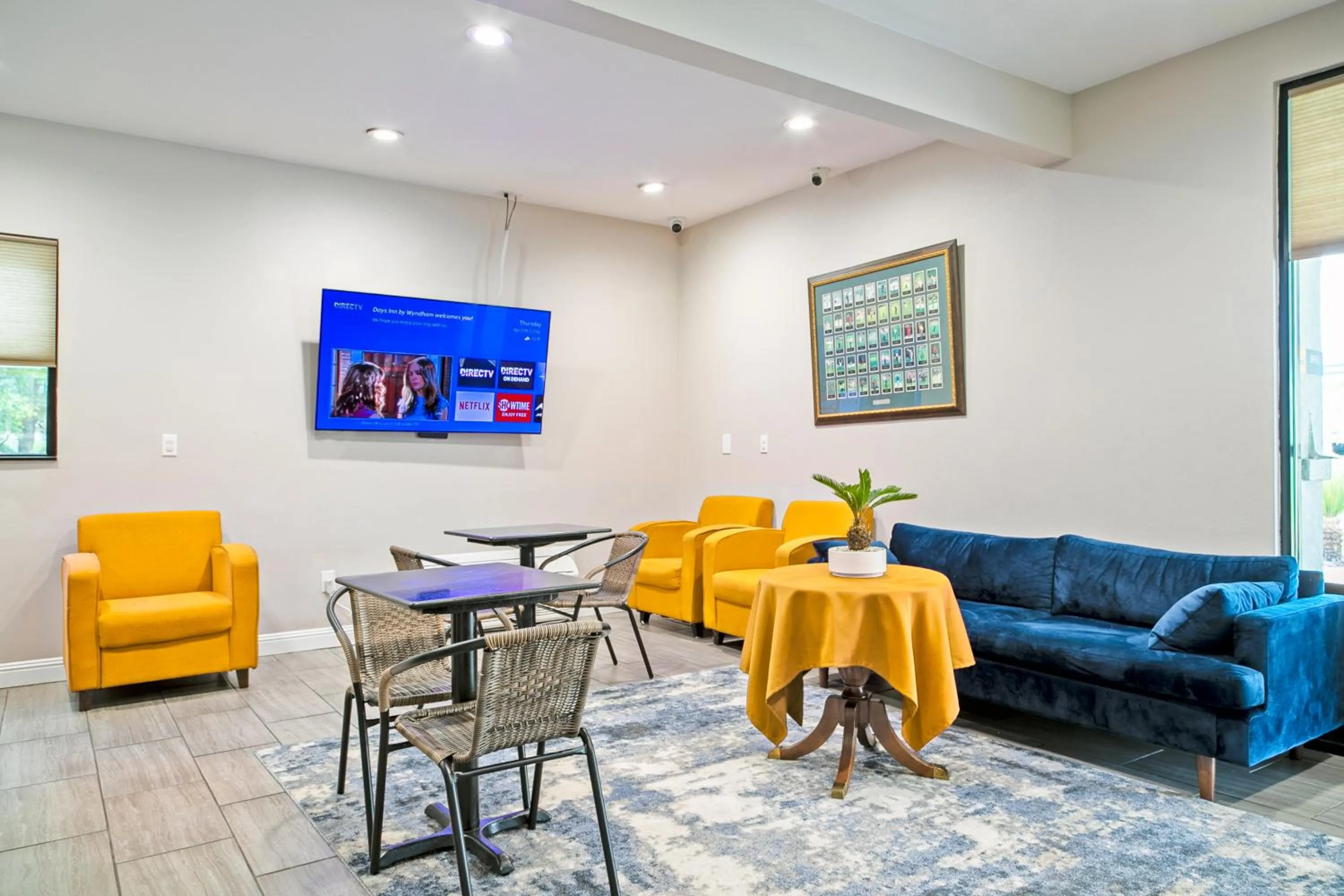 TV and multimedia in Days Inn by Wyndham Augusta Fort Eisenhower