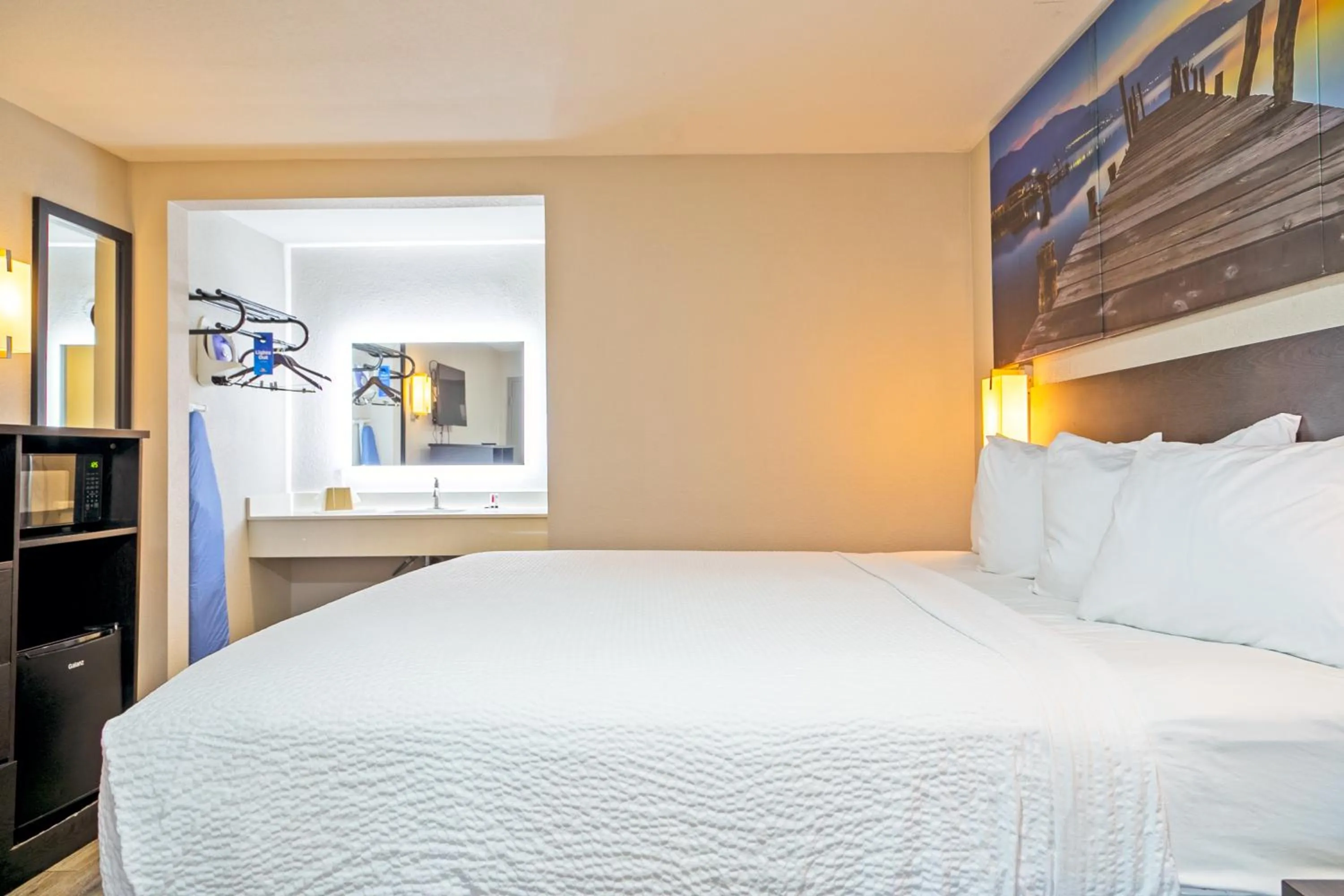 Bed in Days Inn by Wyndham Augusta Fort Eisenhower