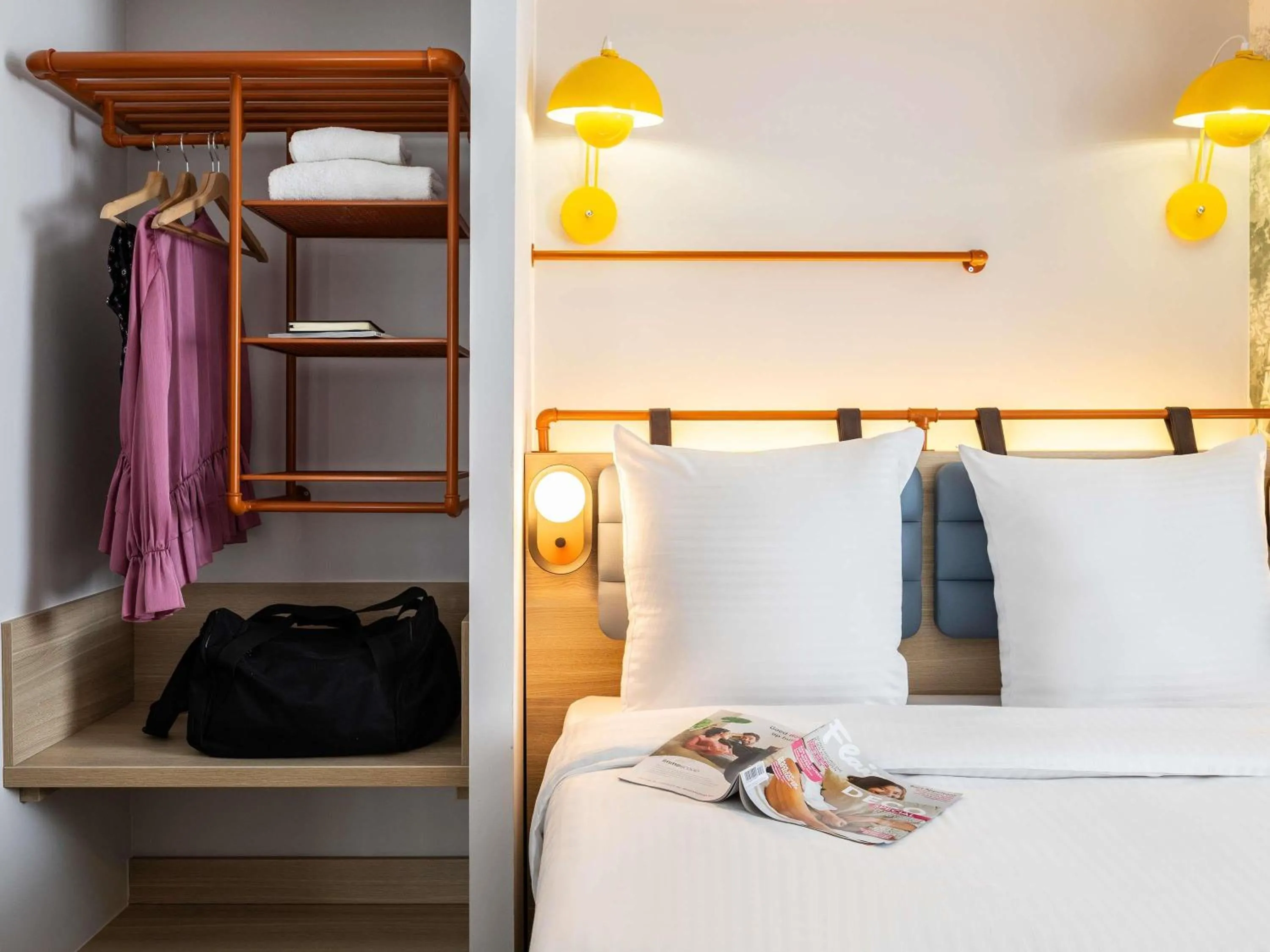 Bedroom, Bed in Ibis Styles Brussels Centre Rogier