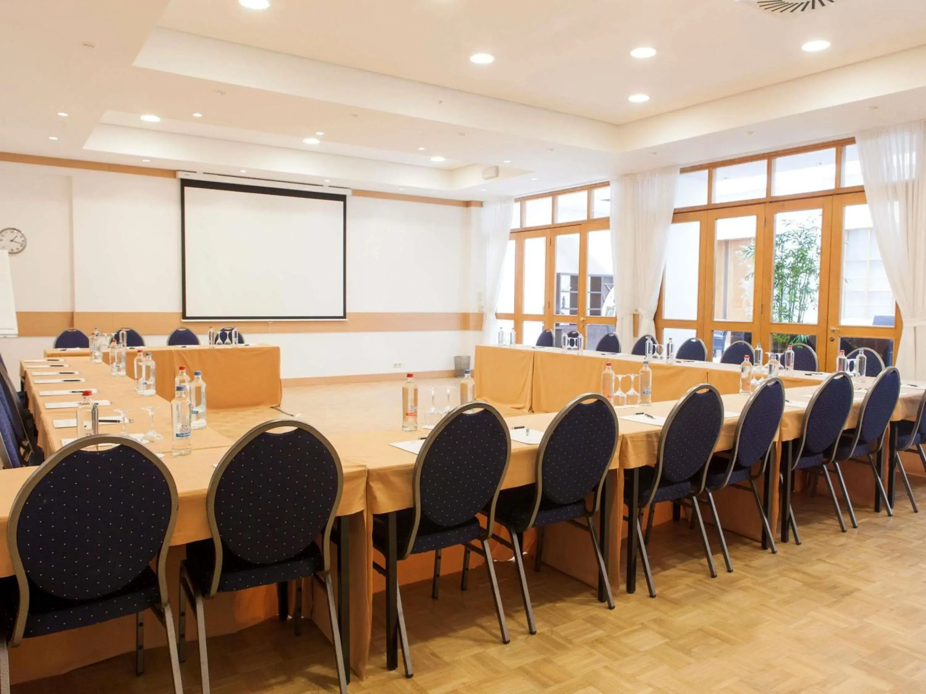 Meeting/conference room in Hotel Siru Brussels Meeting/conference room in Hotel Siru Brussels