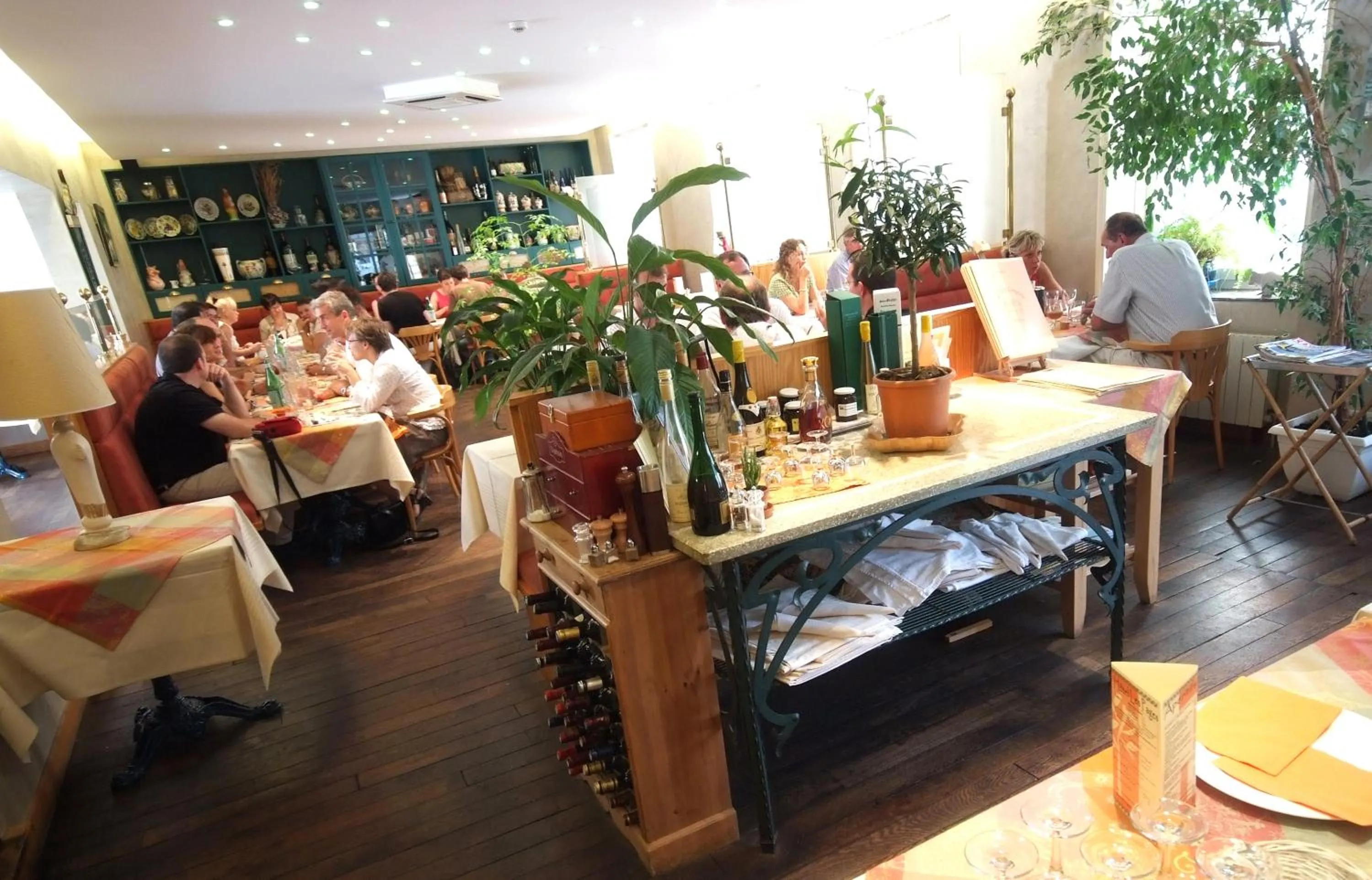 Restaurant/places to eat in Logis Hôtel Les Pages