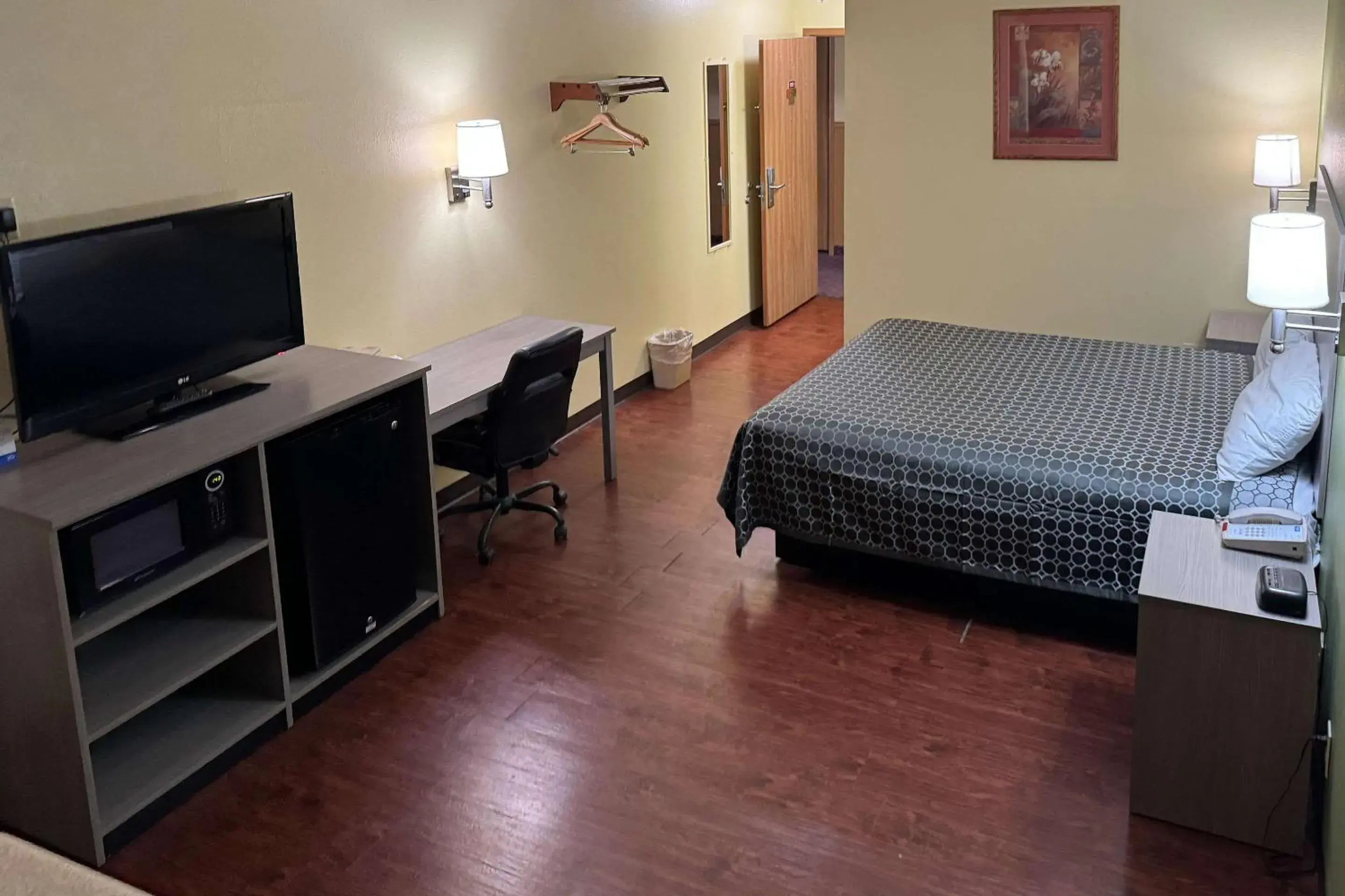 Bedroom, Bed in Rodeway Inn Moriarty Bedroom, Bed in Rodeway Inn Moriarty