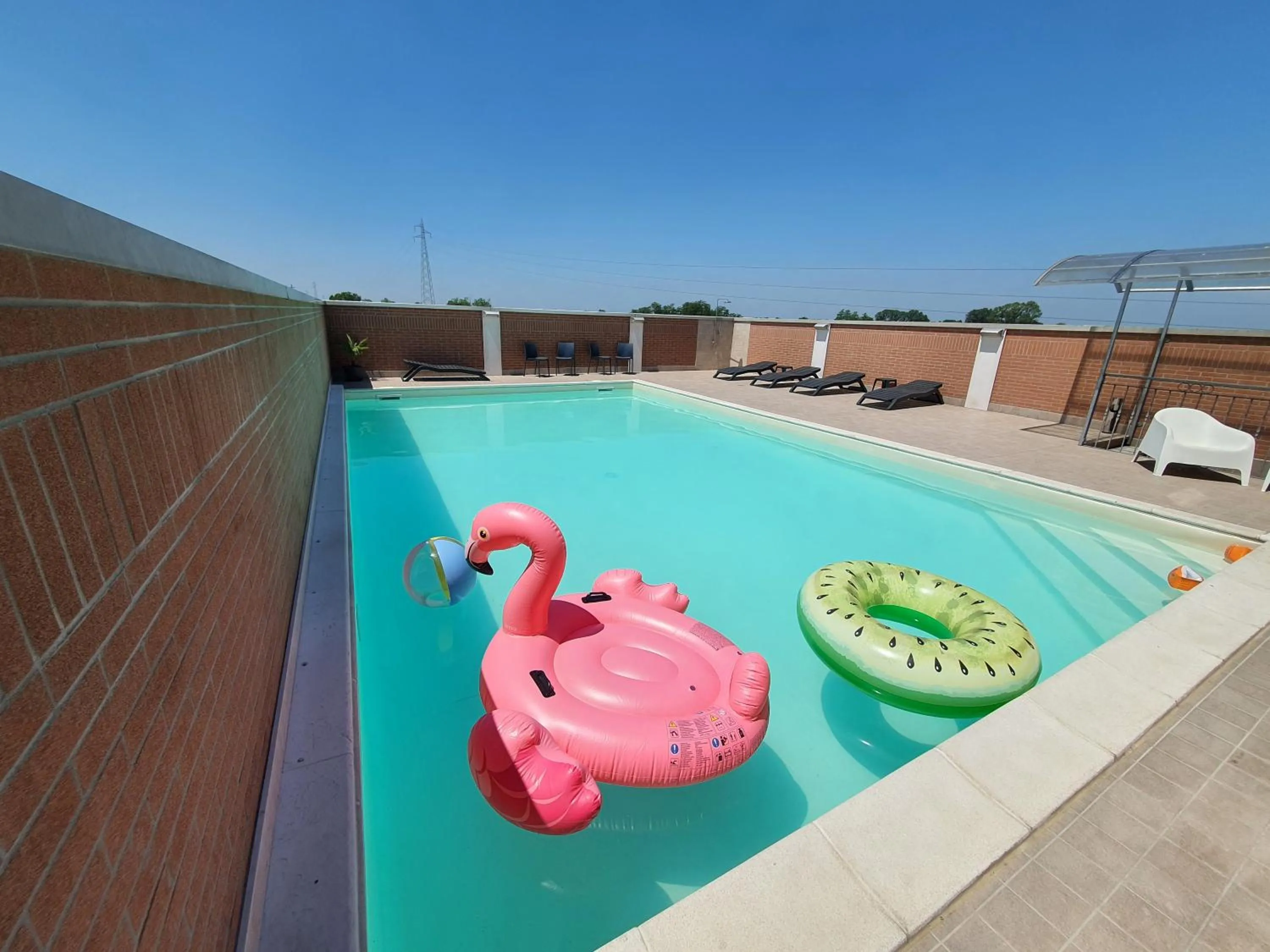 Area and facilities in Hotel Motel 2