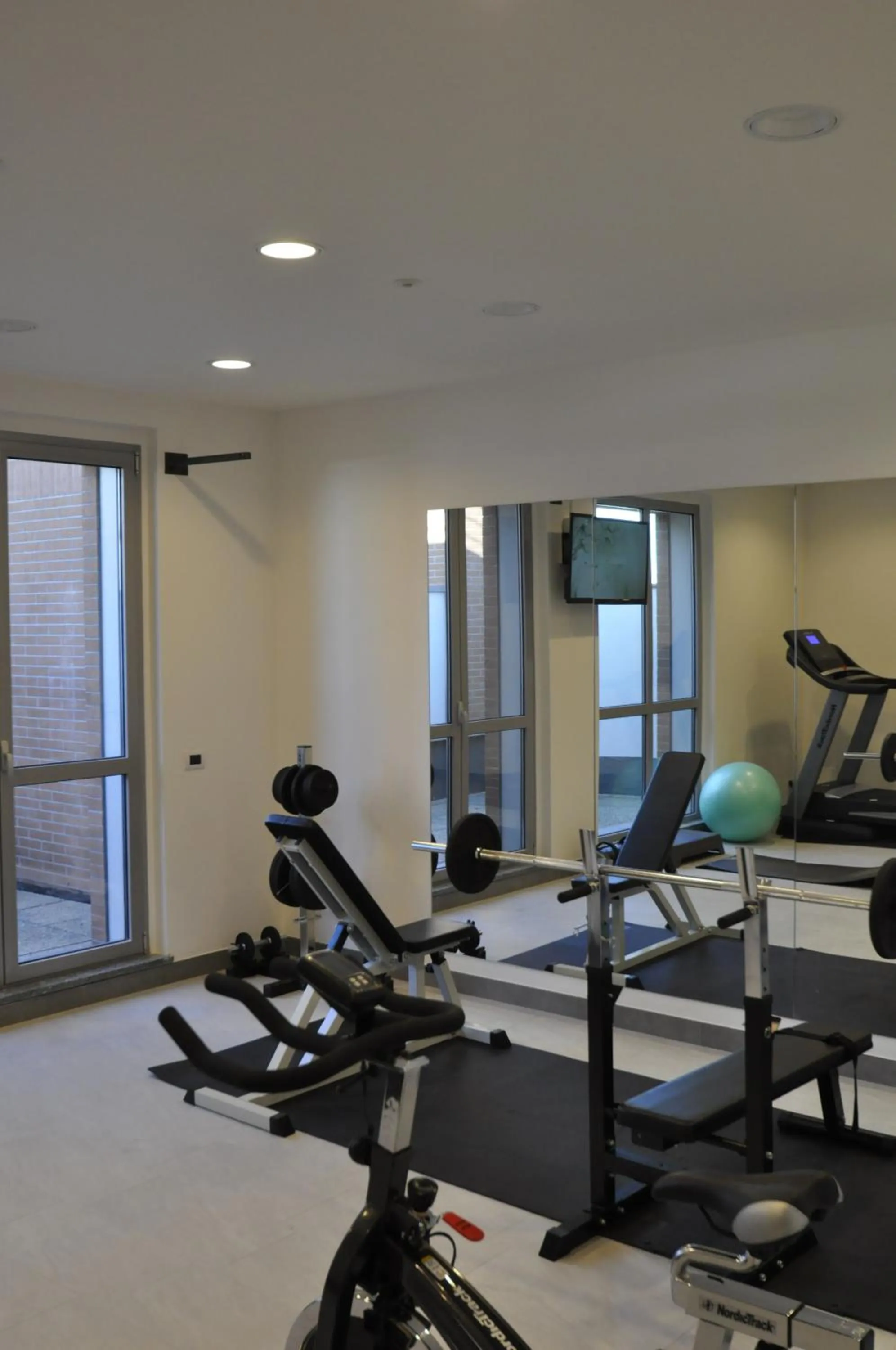 Fitness centre/facilities in Hotel Motel 2
