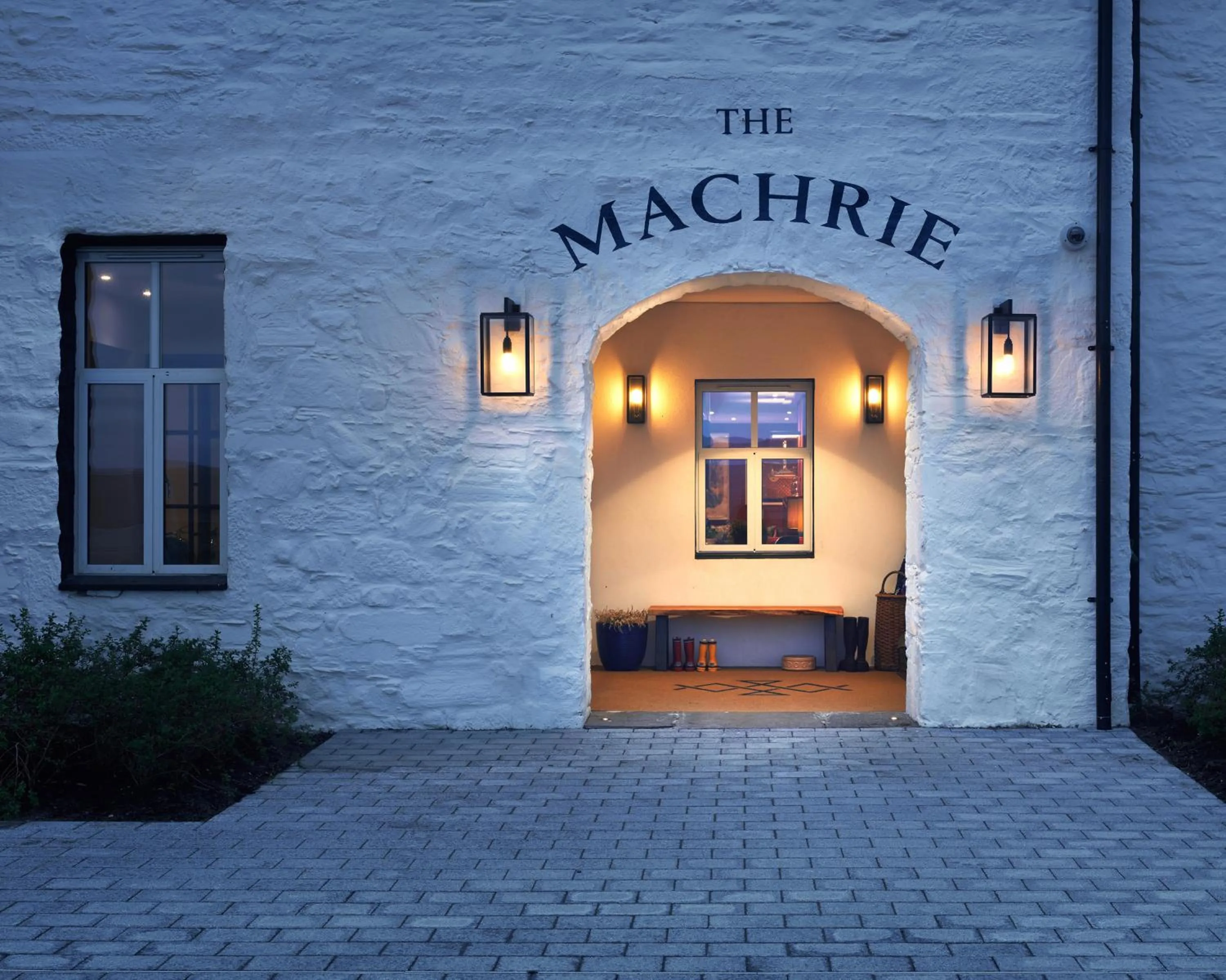 Facade/entrance in Another Place, The Machrie