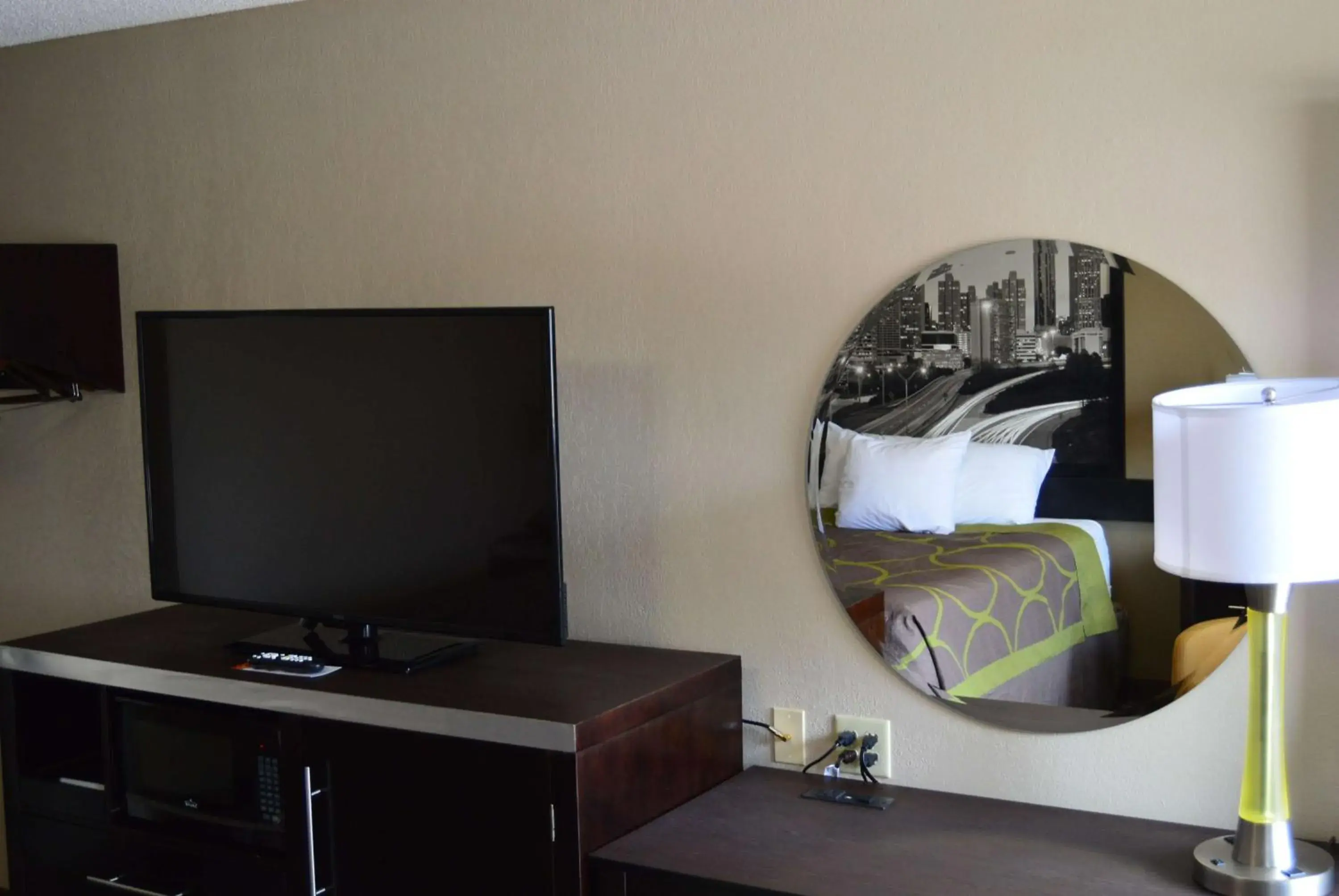 Photo of the whole room in Super 8 by Wyndham Stockbridge Photo of the whole room in Super 8 by Wyndham Stockbridge