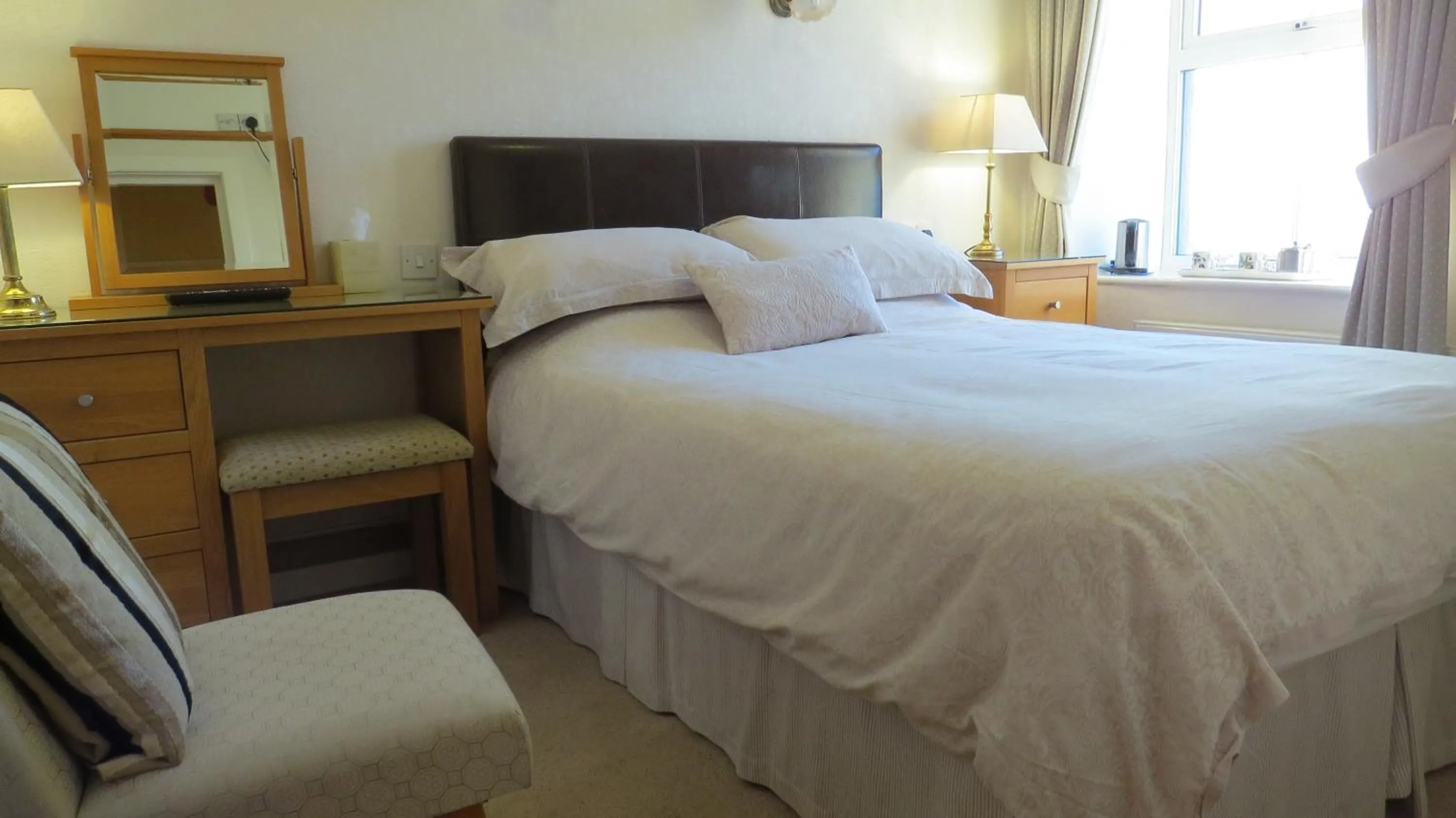 Bed in Gwrach Ynys Country Guest House