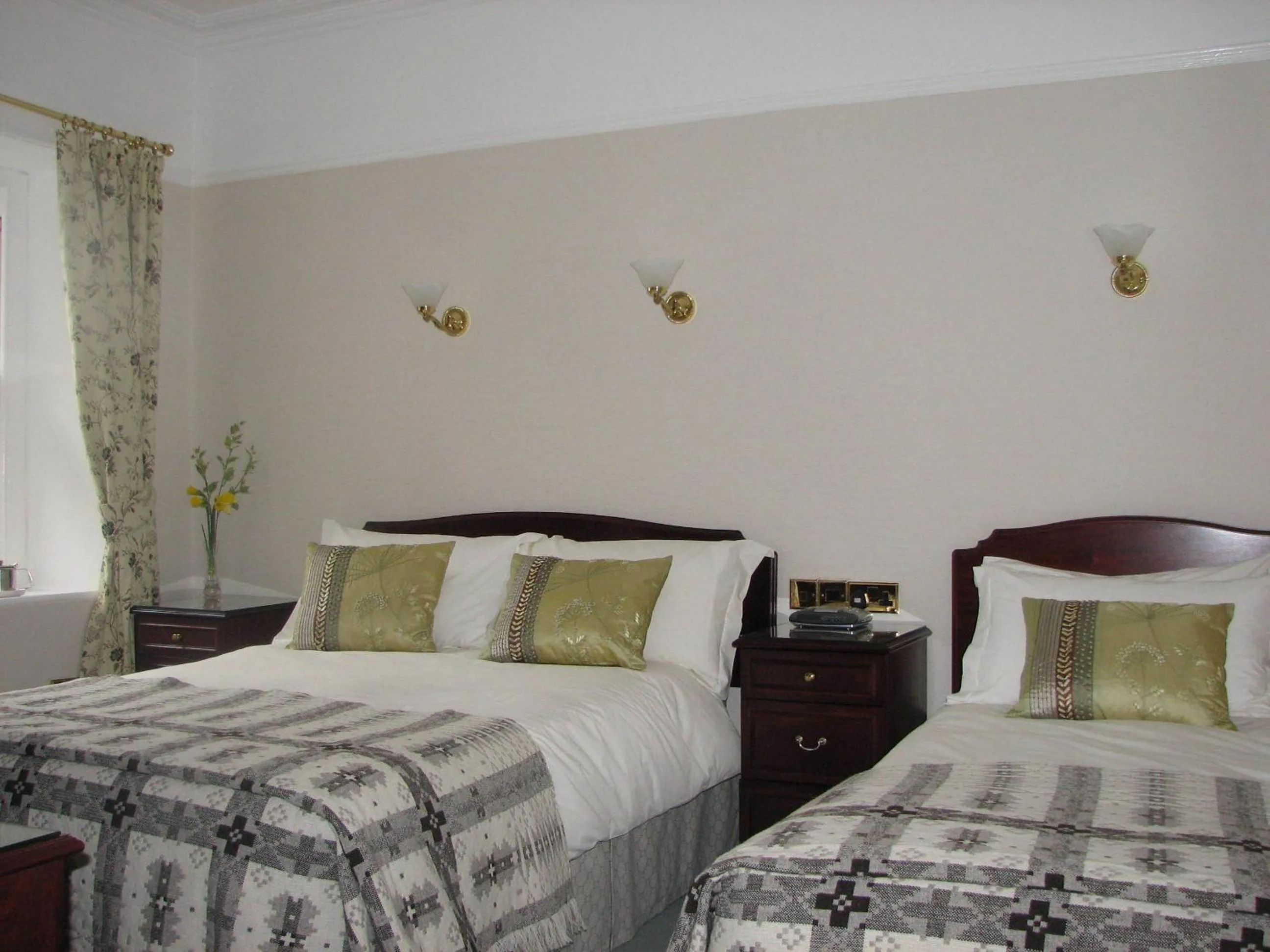 Bed in Gwrach Ynys Country Guest House