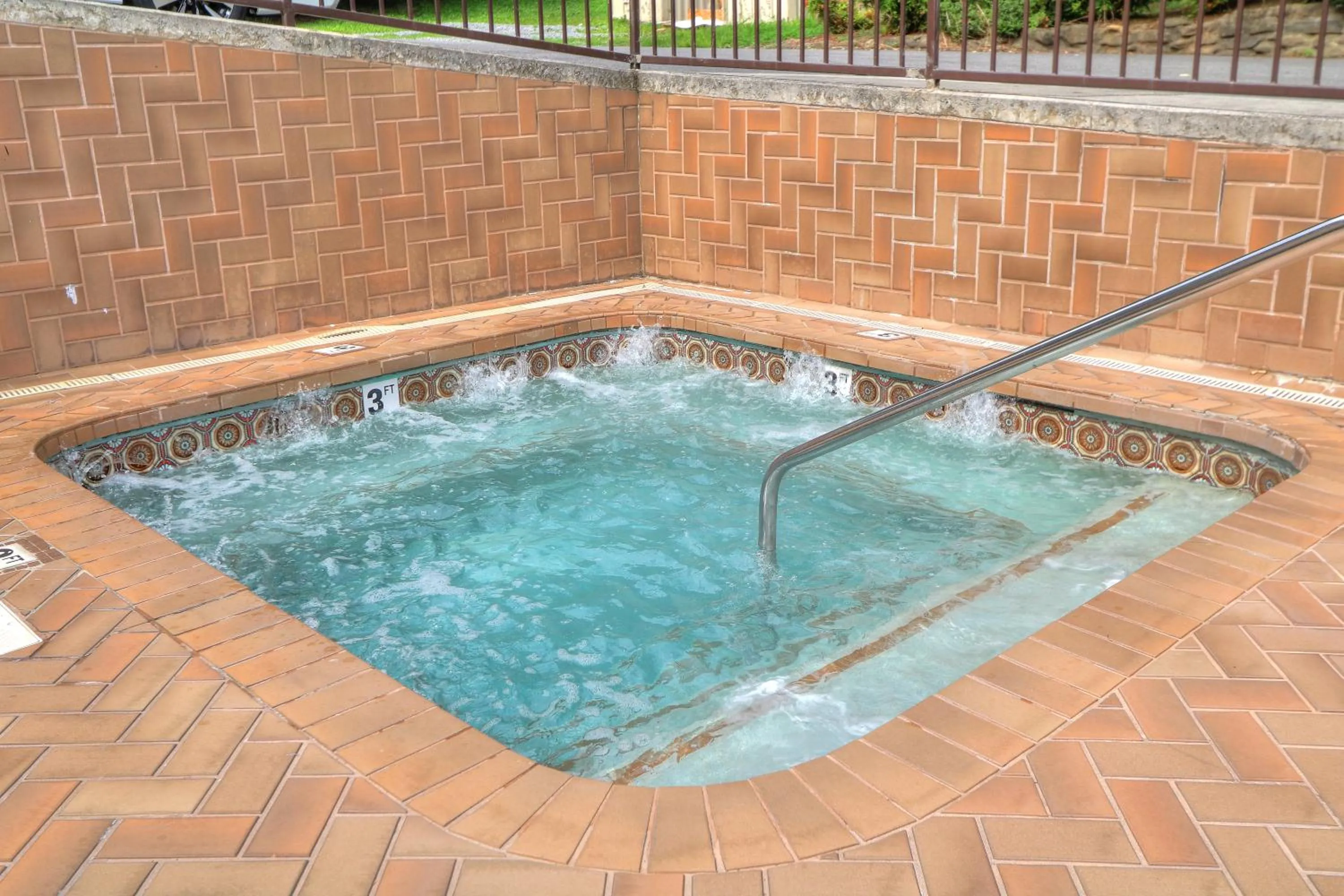 Swimming pool in Gatlinburg River Inn