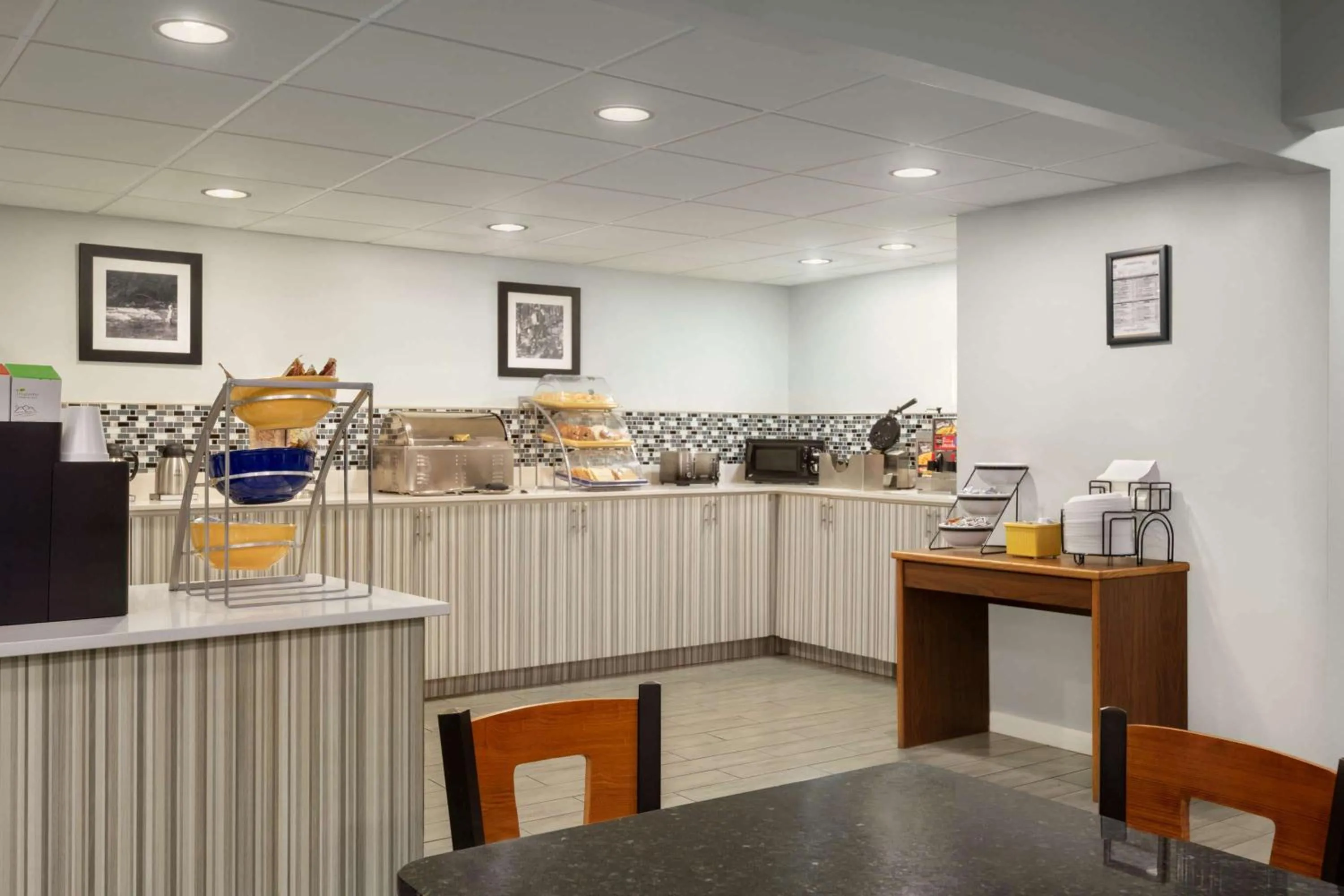 Restaurant/places to eat in Gatlinburg River Inn