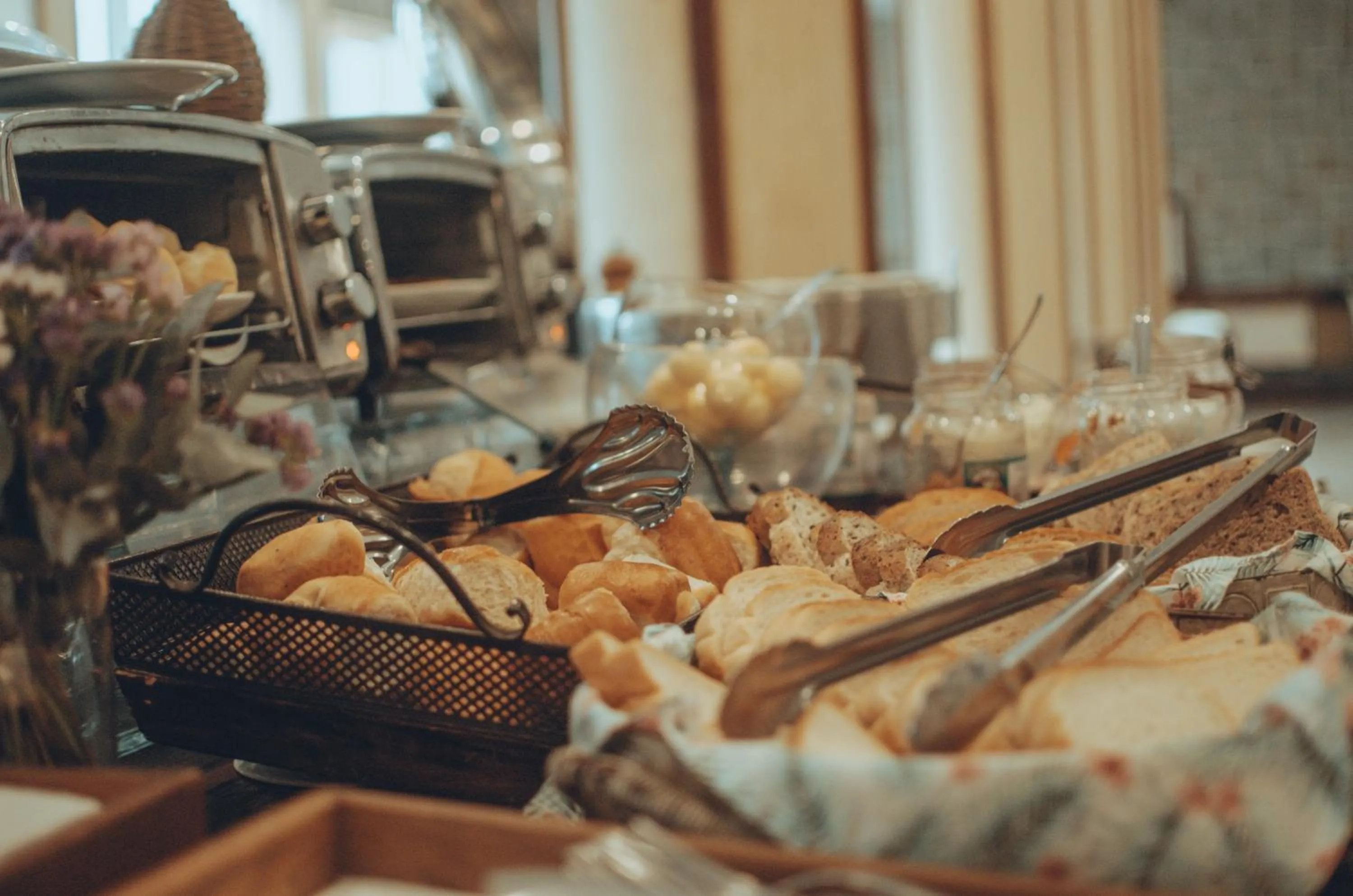 Food and drinks in Hotel Marambaia Cabeçudas - frente mar