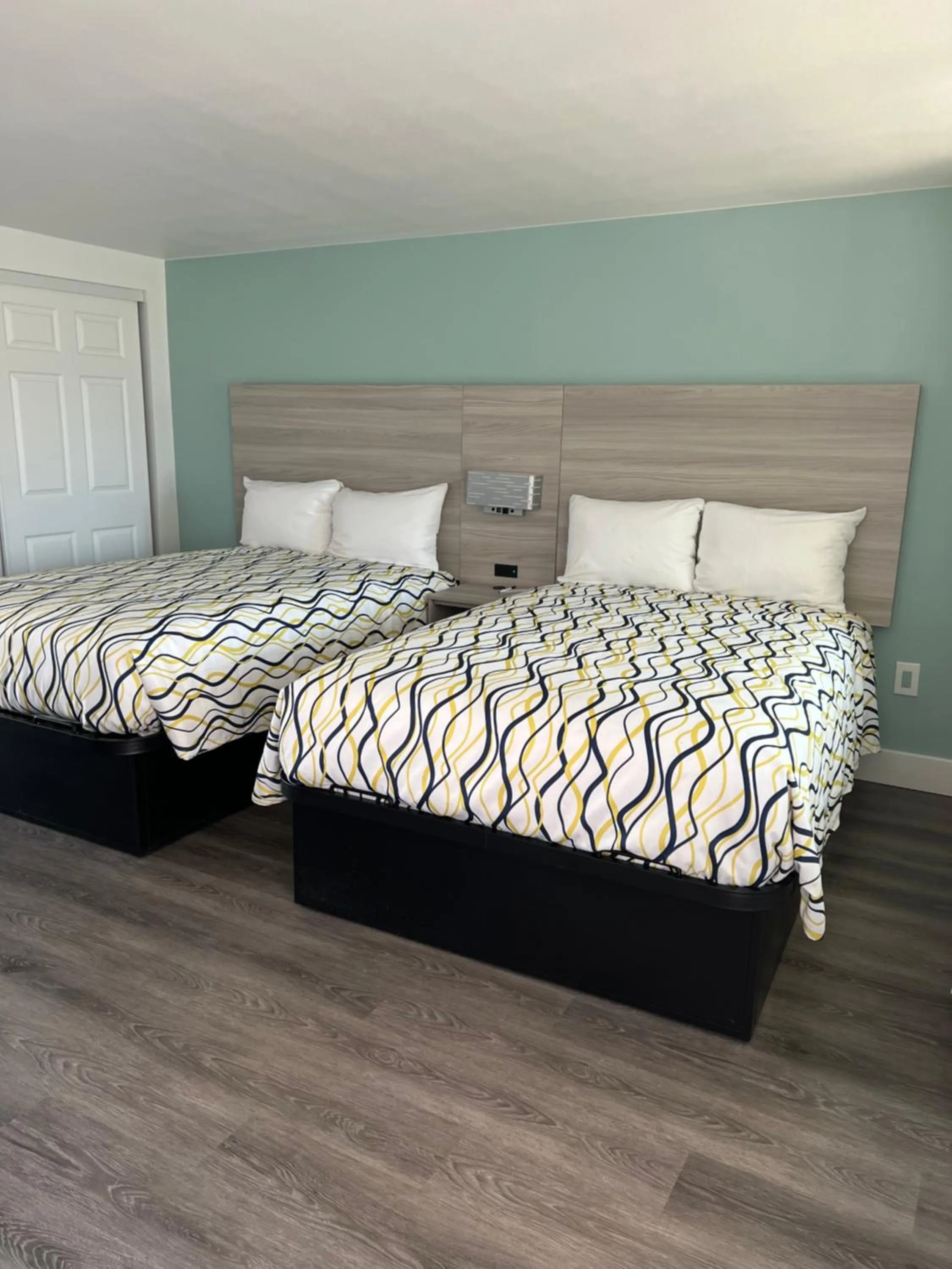 Deluxe Suite Two Double Bed in Bayside Inn and Marina