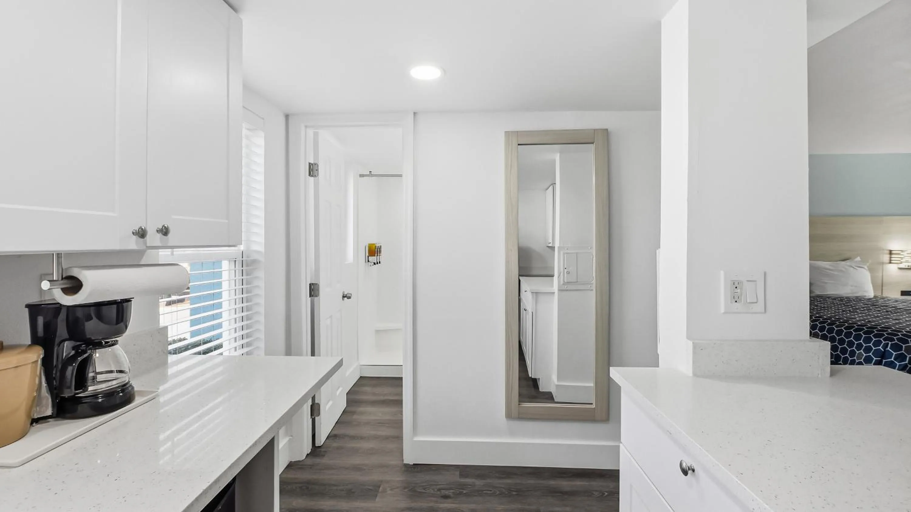 Bed in Bayside Inn and Marina