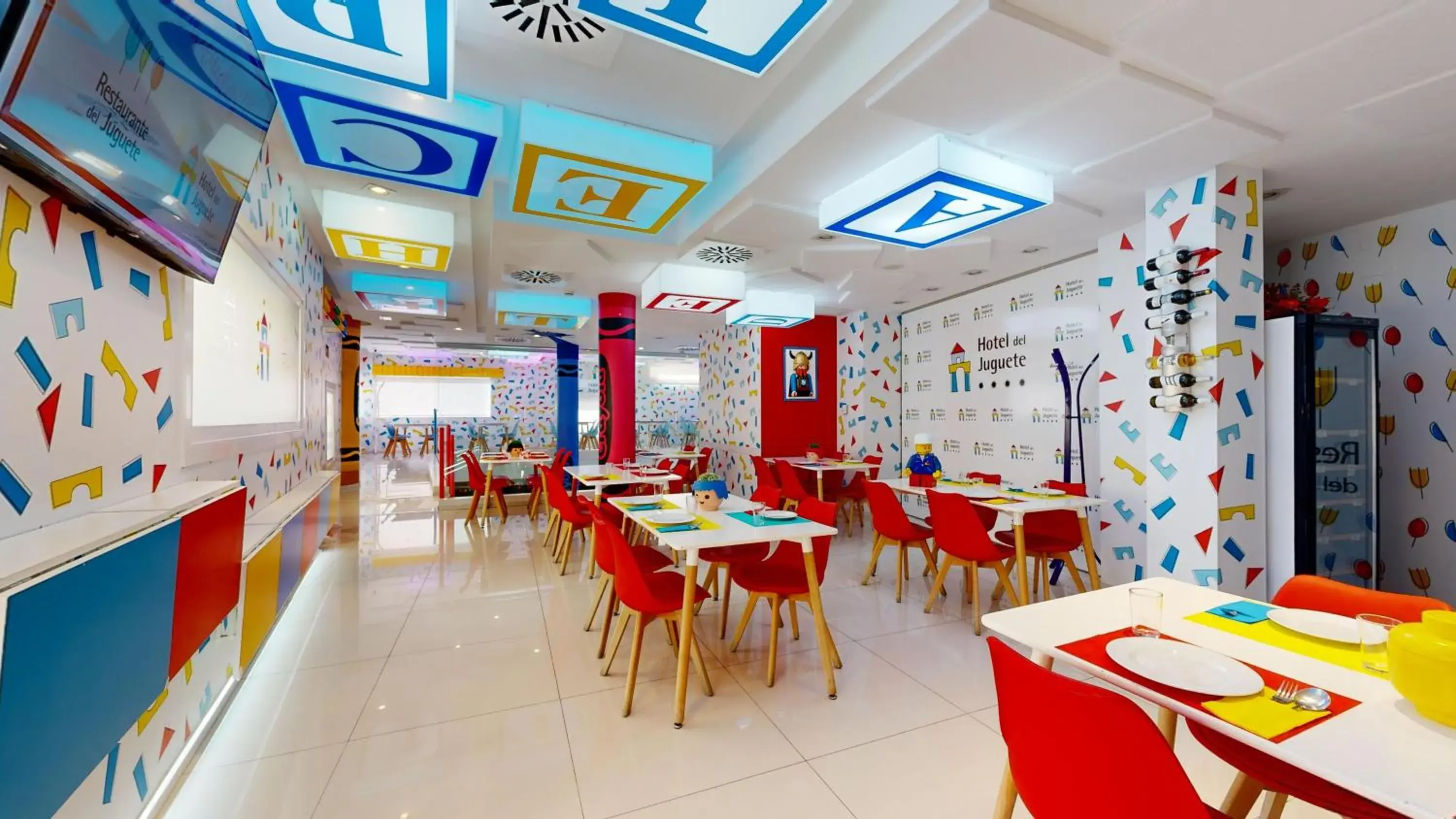 Restaurant/places to eat in Hotel del Juguete Restaurant/places to eat in Hotel del Juguete