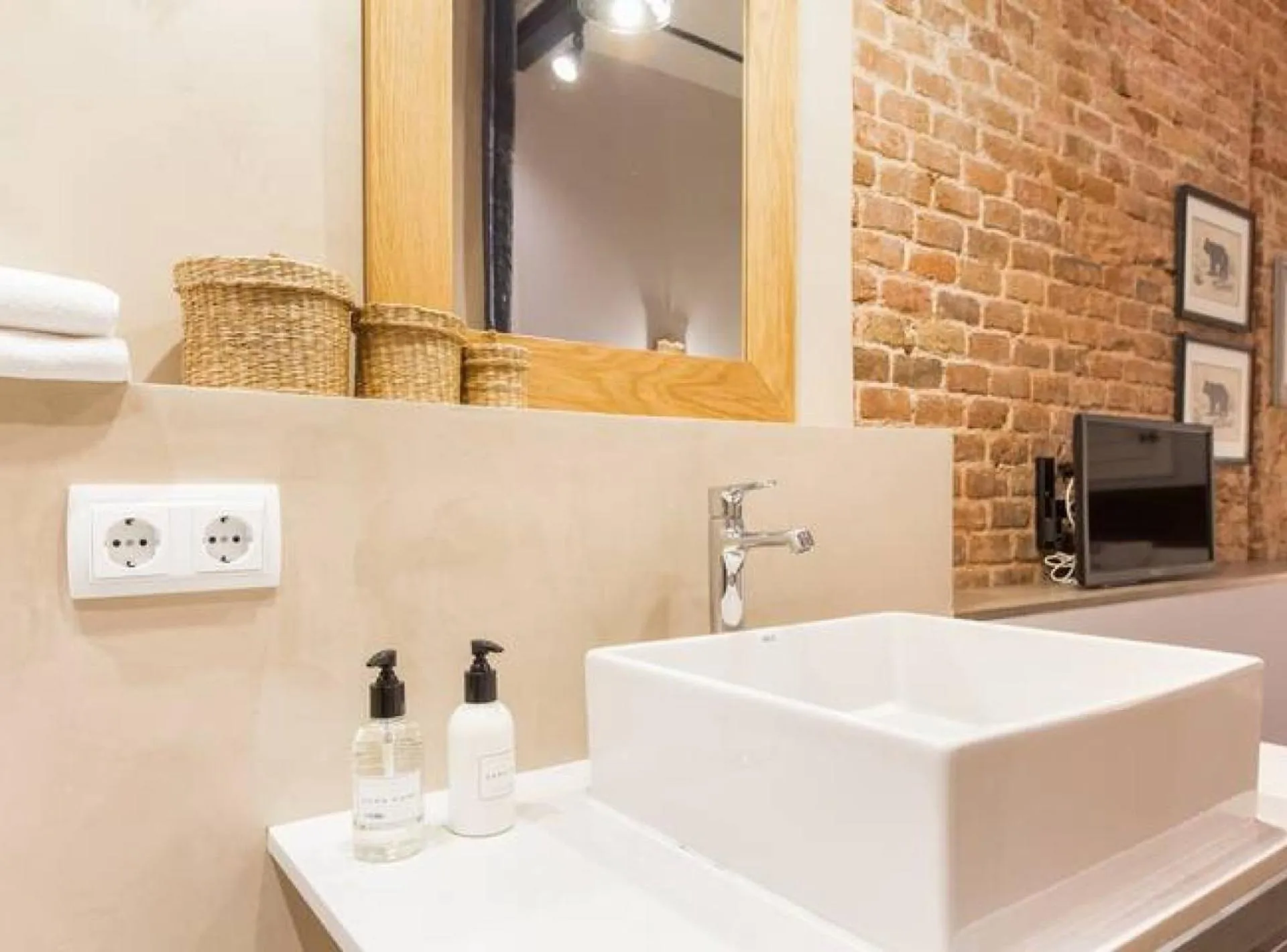 Bathroom in BCN Rambla Catalunya Apartments