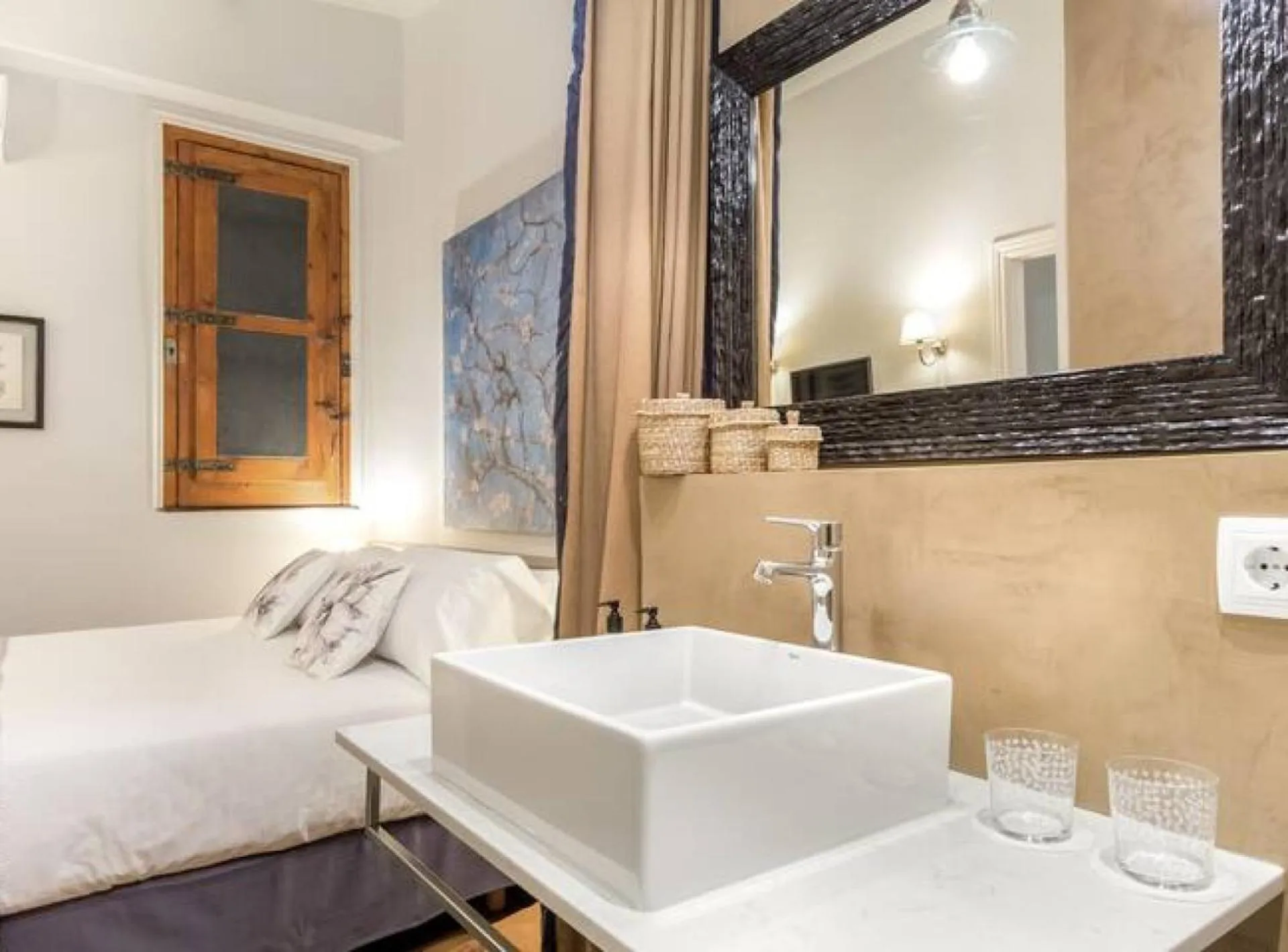 Bed in BCN Rambla Catalunya Apartments