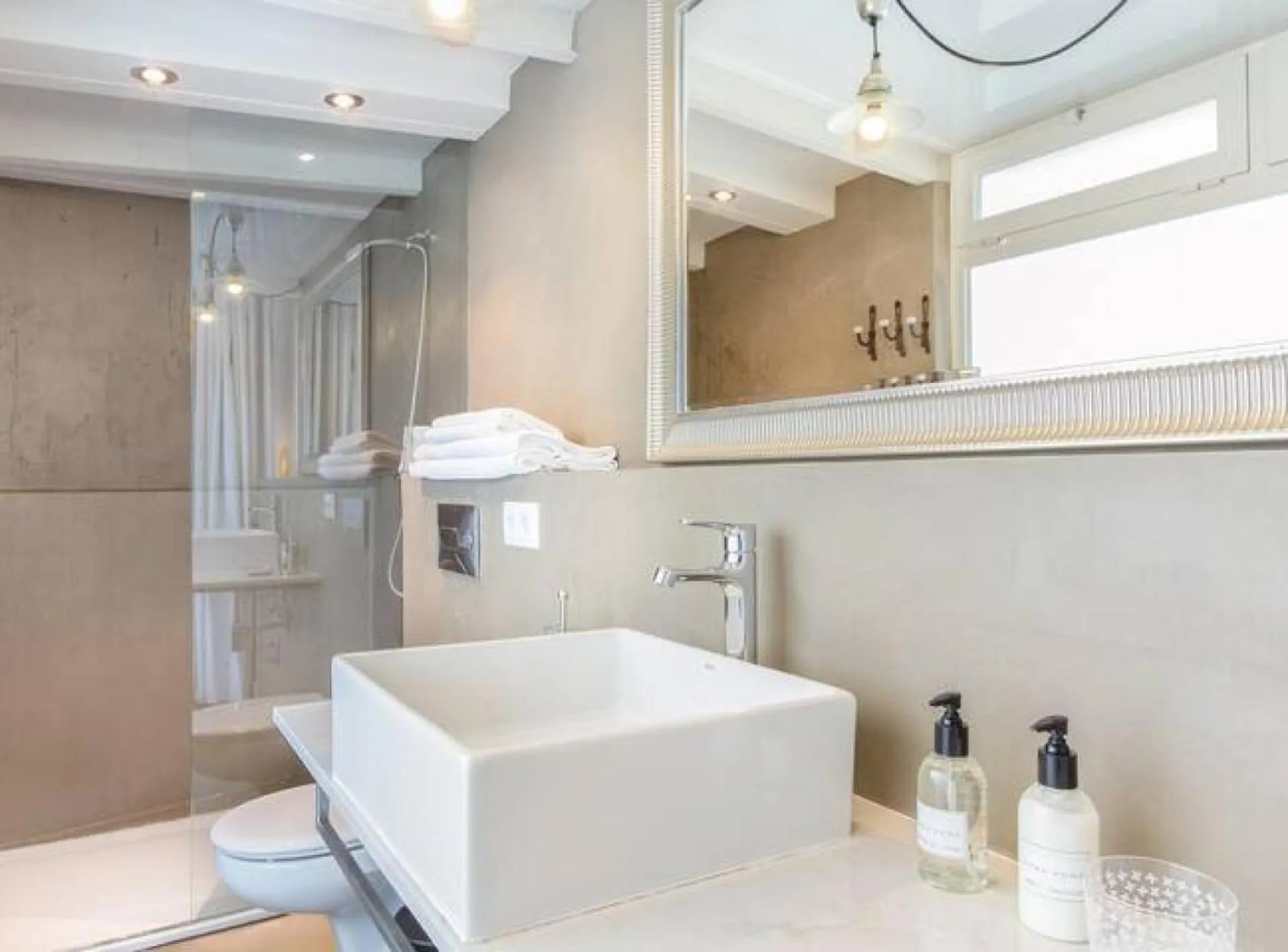 Bathroom in BCN Rambla Catalunya Apartments