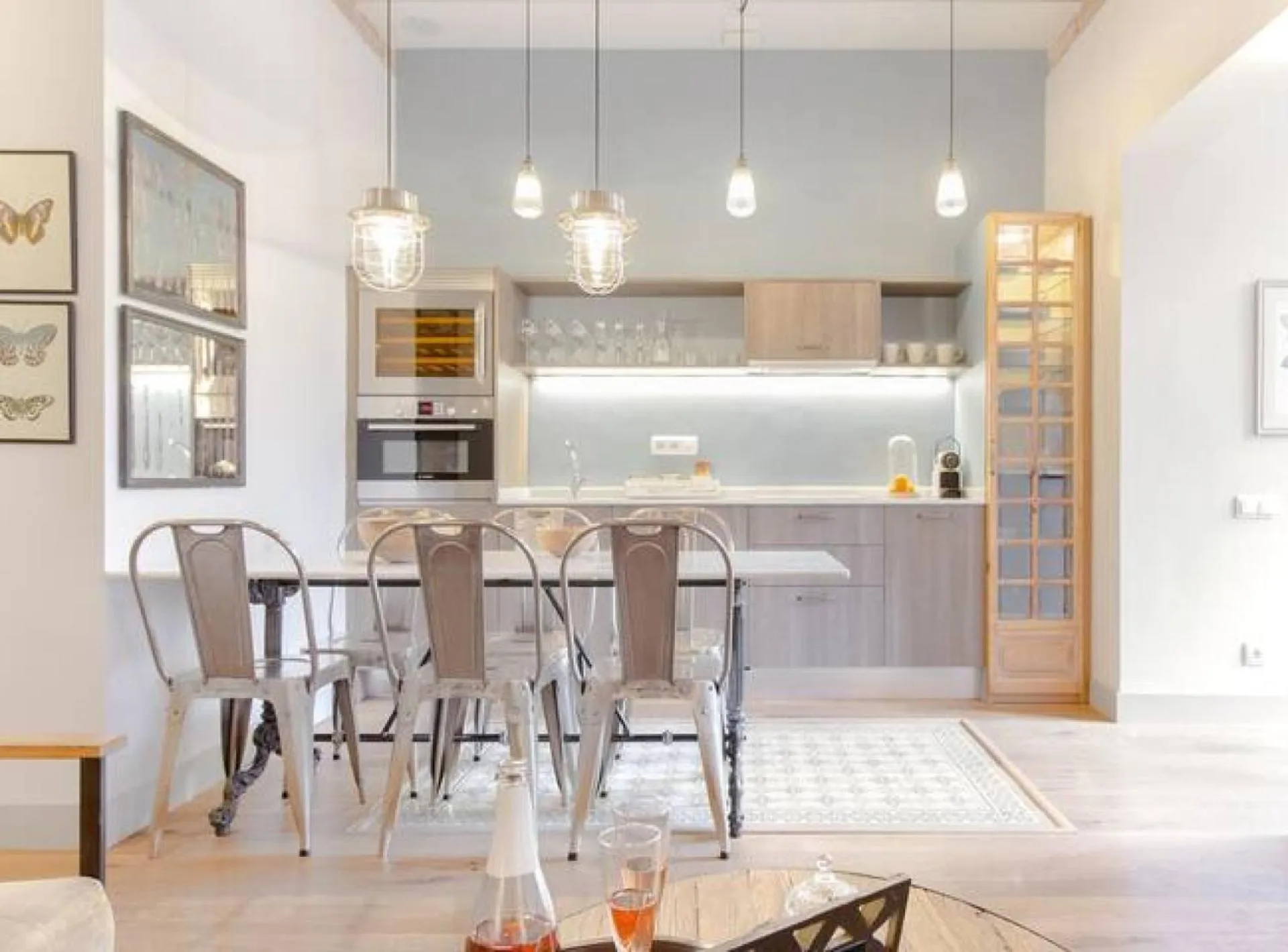 Kitchen or kitchenette in BCN Rambla Catalunya Apartments