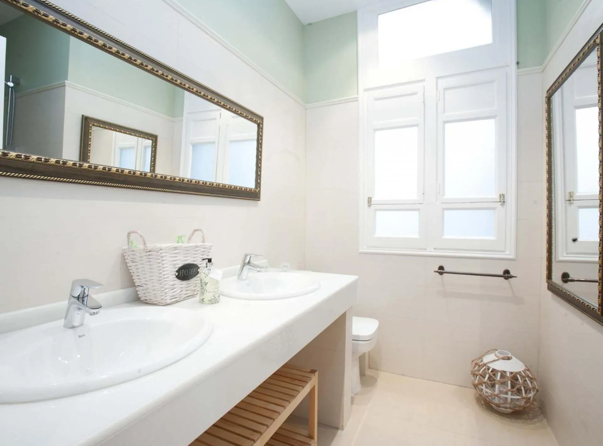 BCN Rambla Catalunya Apartments