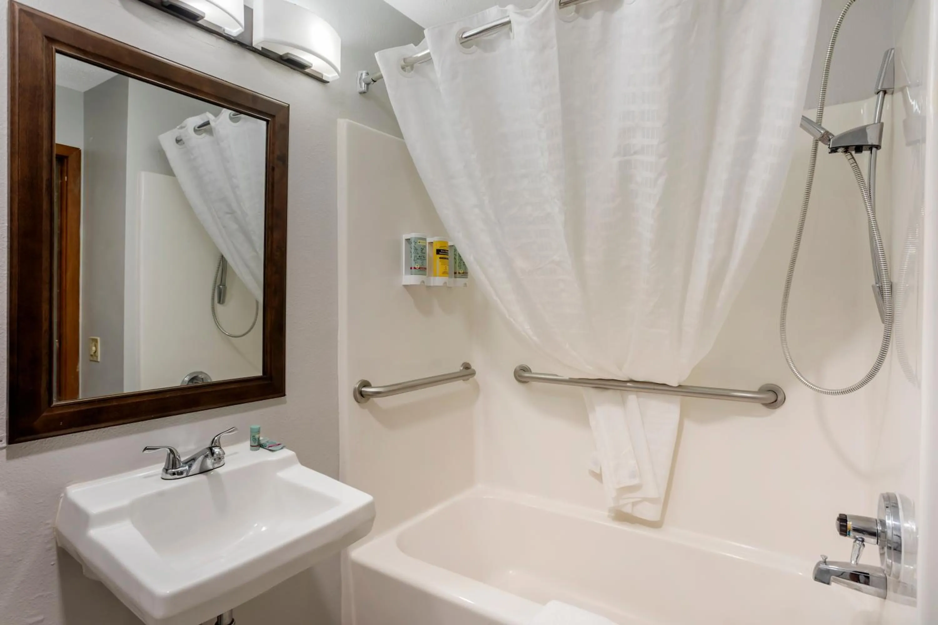 Bathroom in Best Western Shippensburg