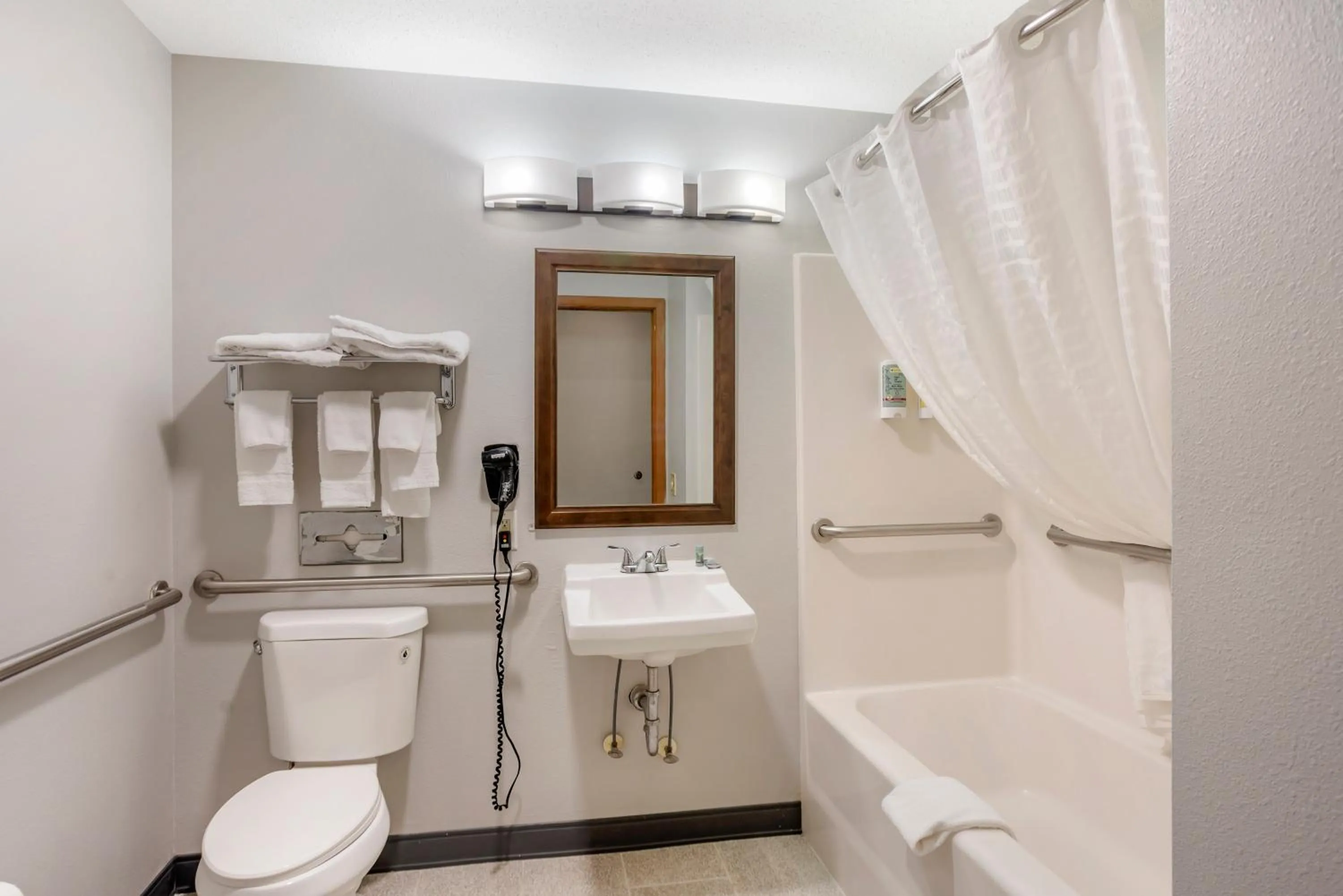 Bathroom in Best Western Shippensburg