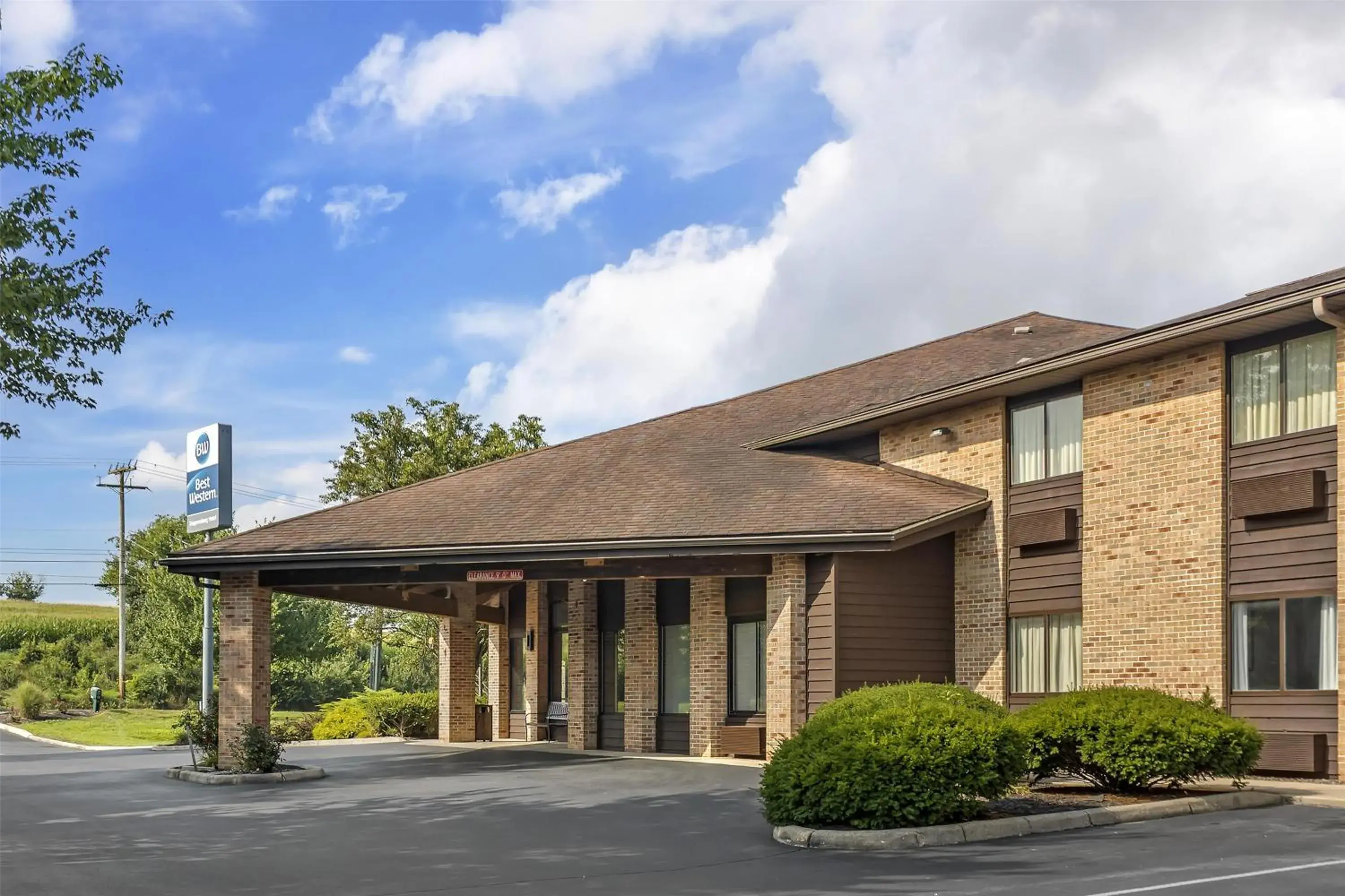 Property building in Best Western Shippensburg Property building in Best Western Shippensburg