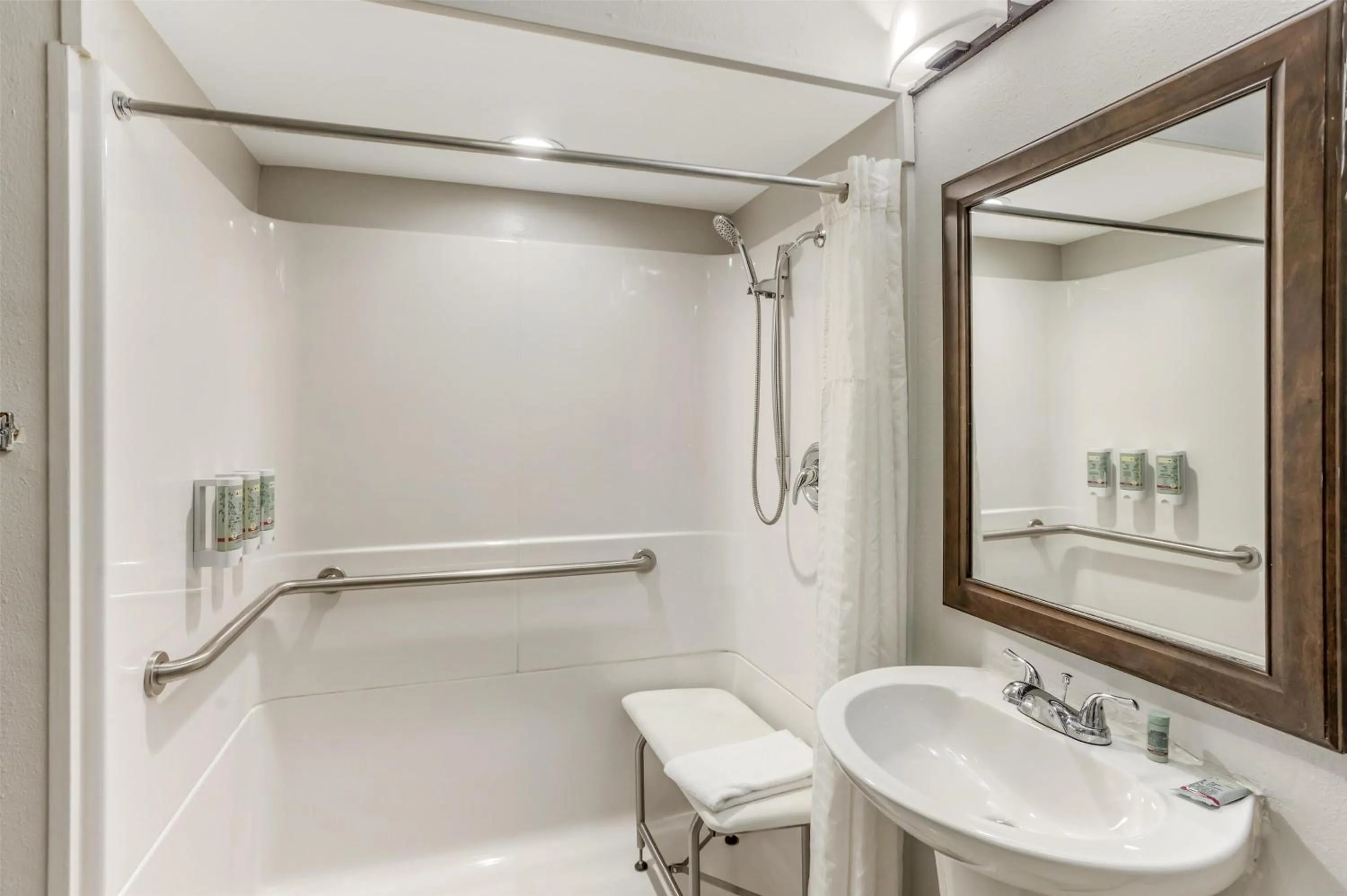 Bathroom in Best Western Shippensburg